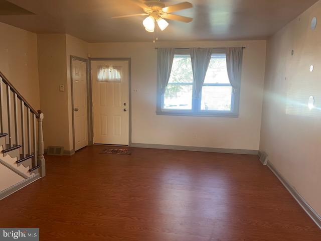 723 Marwood Road Philadelphia, PA 19120 - Photo 5 of 43 Living Room