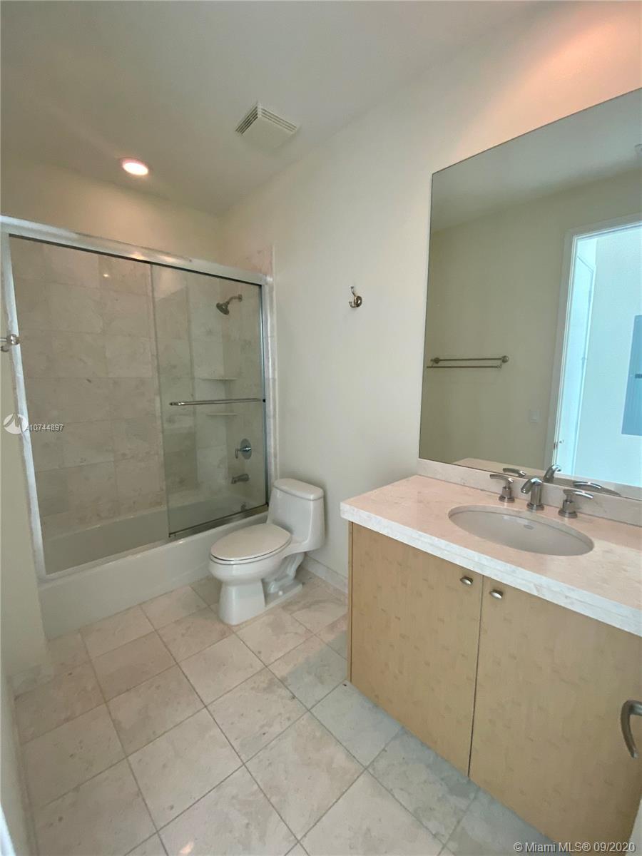900 Brickell Key Boulevard, Unit 2001 Miami, FL 33131 - Photo 14 of 21