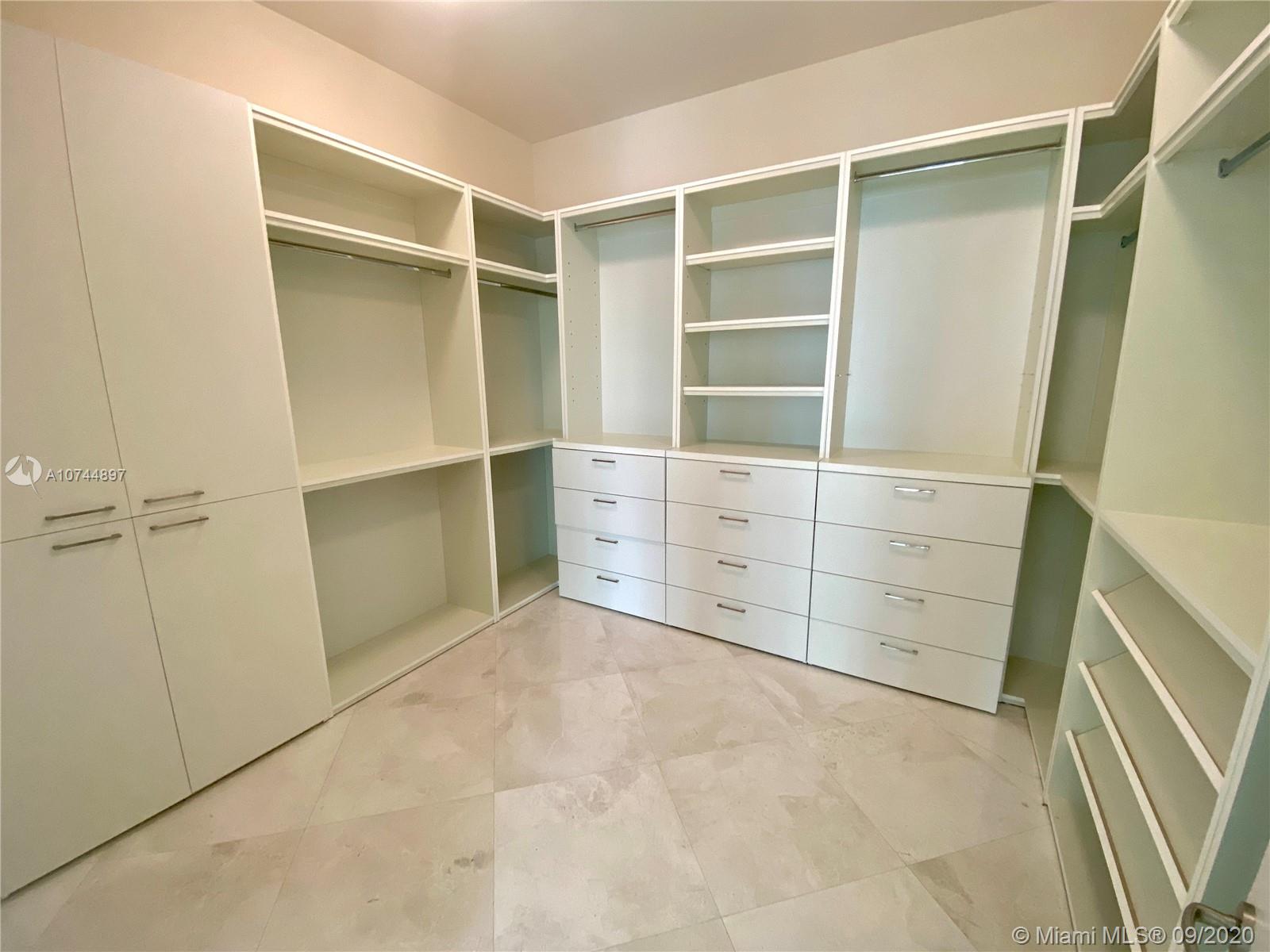 900 Brickell Key Boulevard, Unit 2001 Miami, FL 33131 - Photo 10 of 21