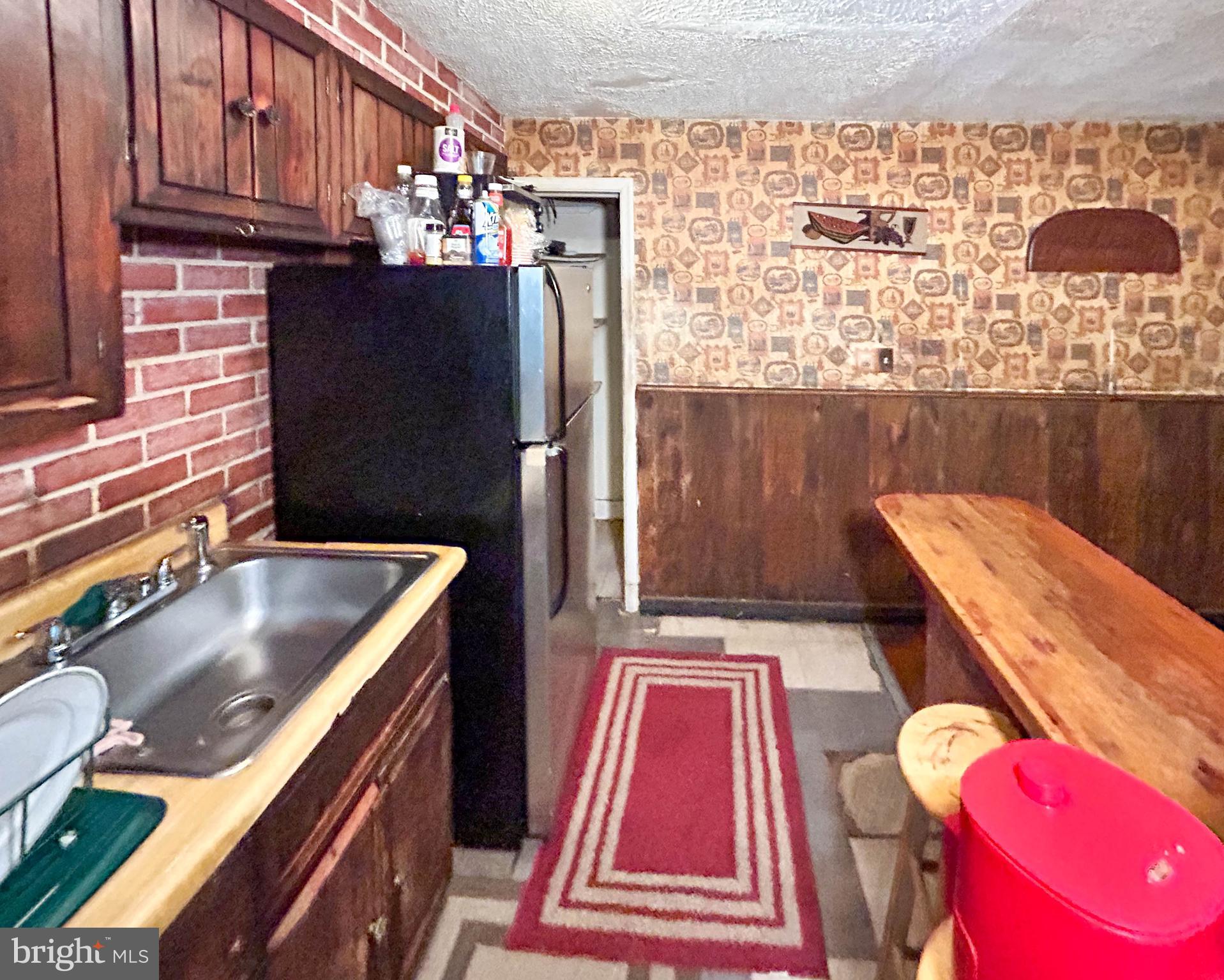 718 North Woodington Road Baltimore, MD 21229 - Photo 11 of 32