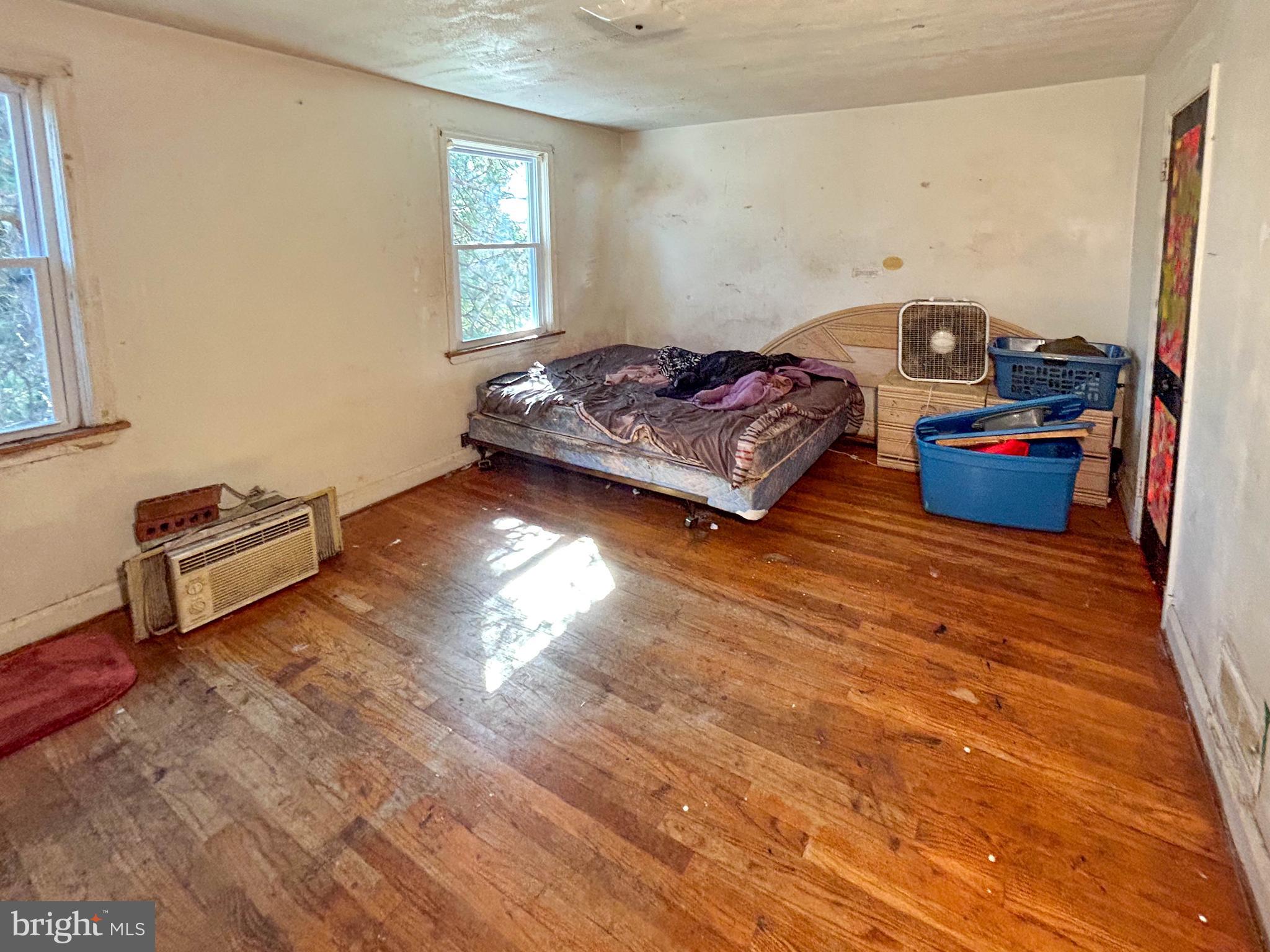718 North Woodington Road Baltimore, MD 21229 - Photo 13 of 32