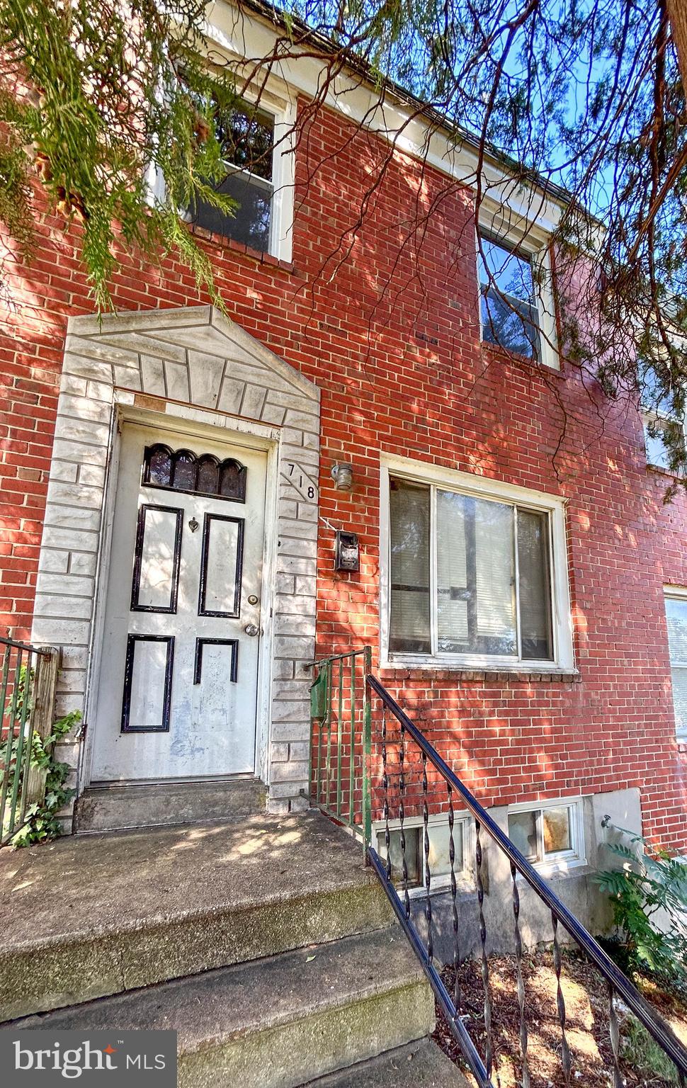 718 North Woodington Road Baltimore, MD 21229 - Photo 2 of 32