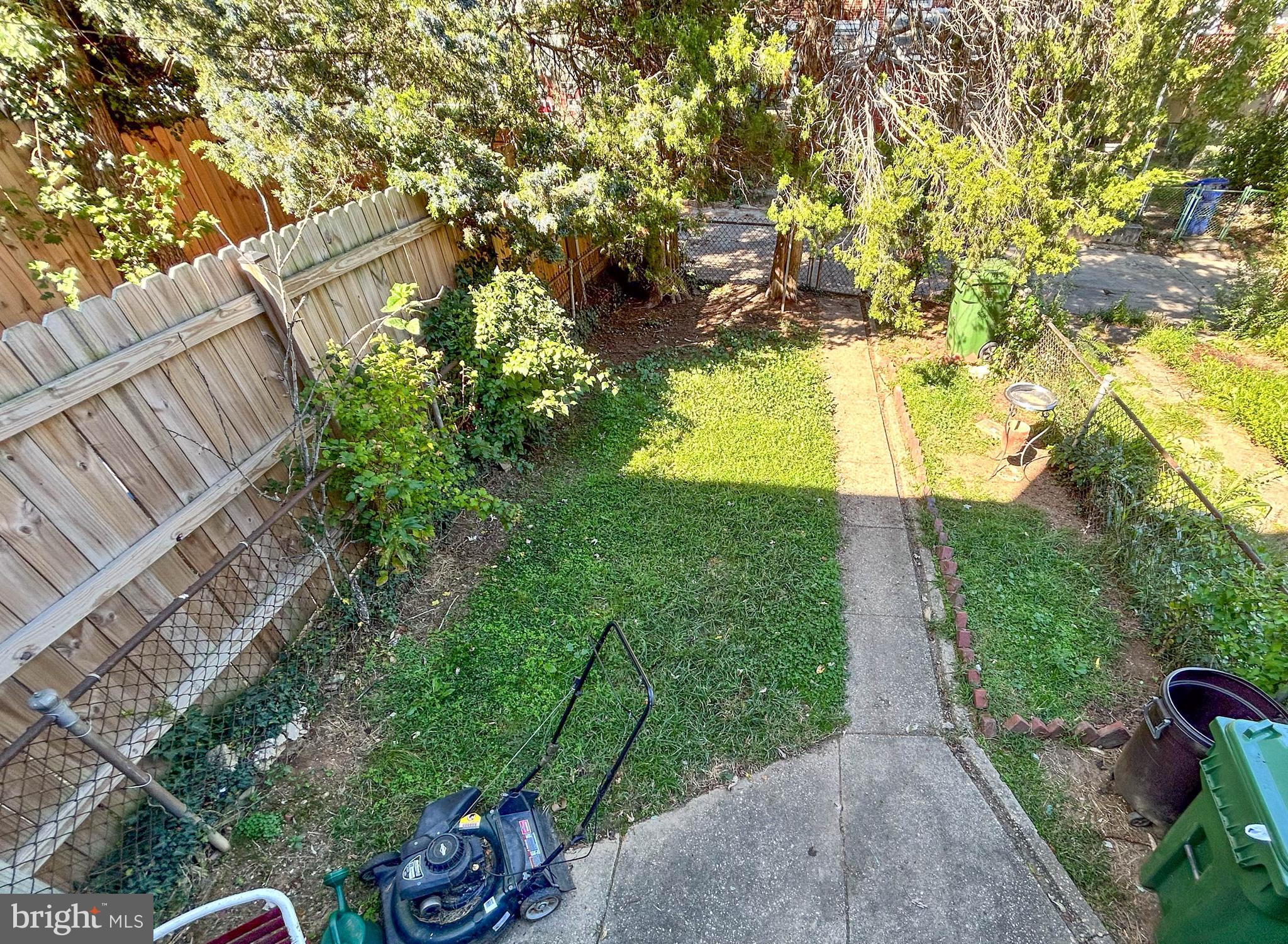 718 North Woodington Road Baltimore, MD 21229 - Photo 31 of 32