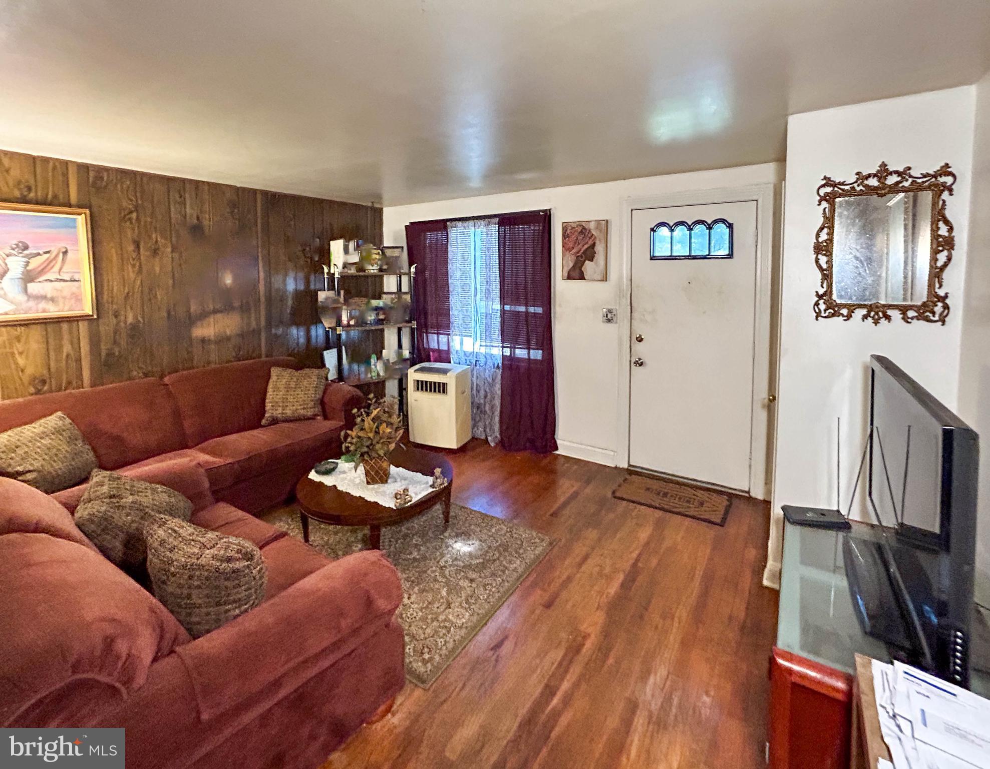718 North Woodington Road Baltimore, MD 21229 - Photo 7 of 32