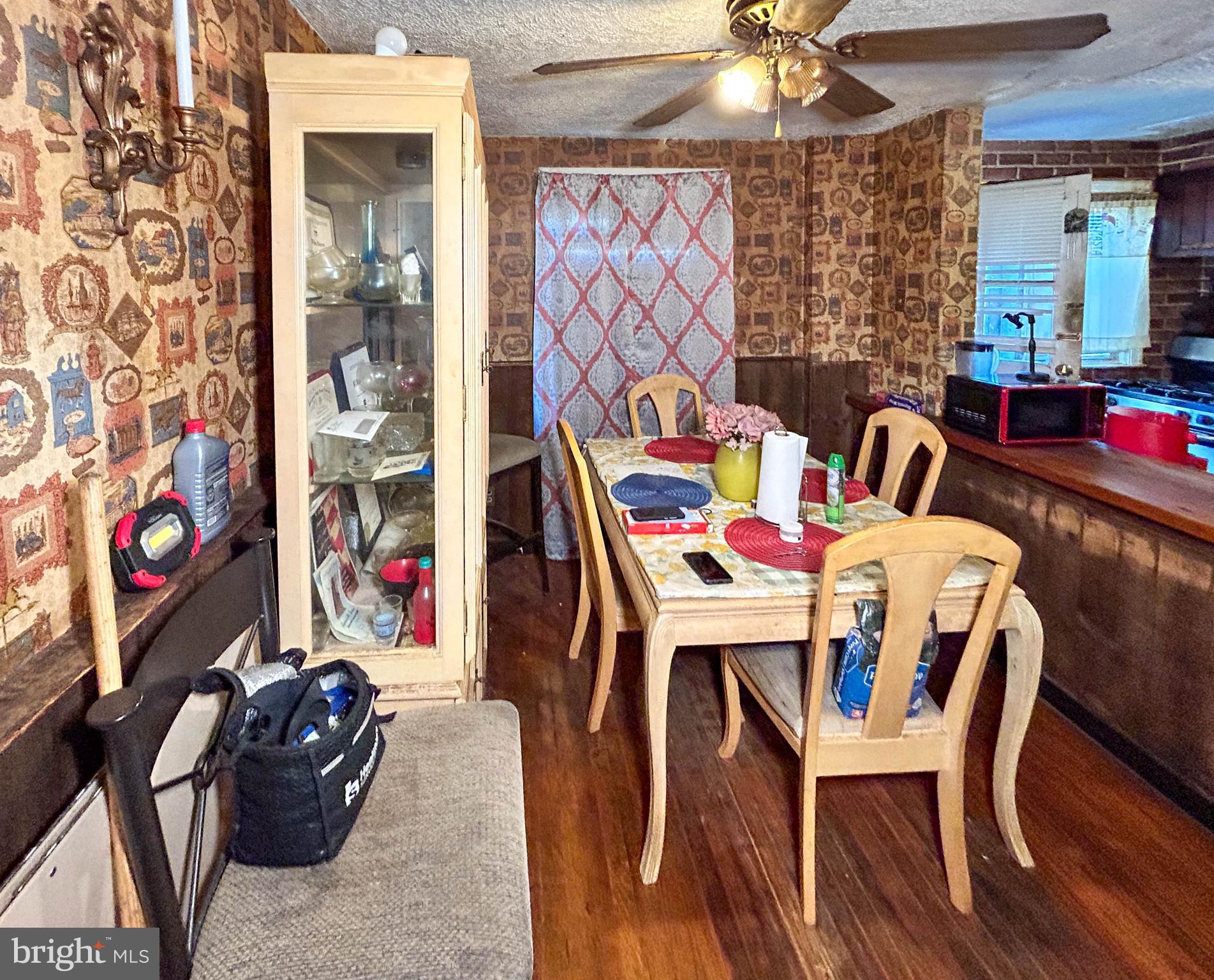 718 North Woodington Road Baltimore, MD 21229 - Photo 8 of 32