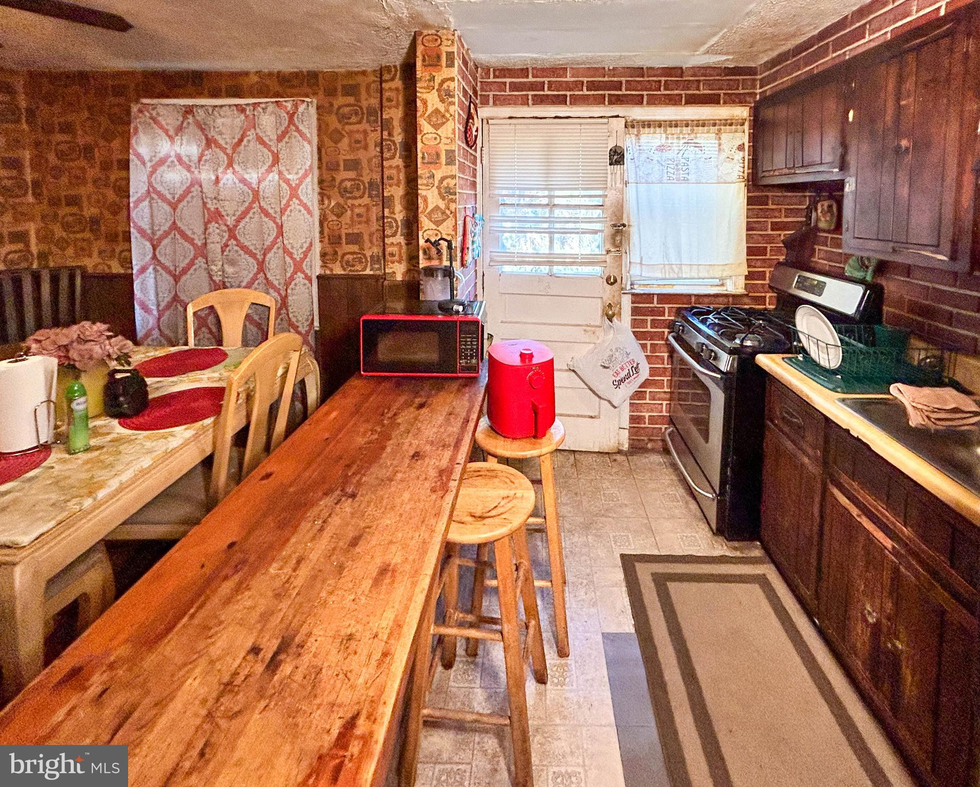 718 North Woodington Road Baltimore, MD 21229 - Photo 10 of 32