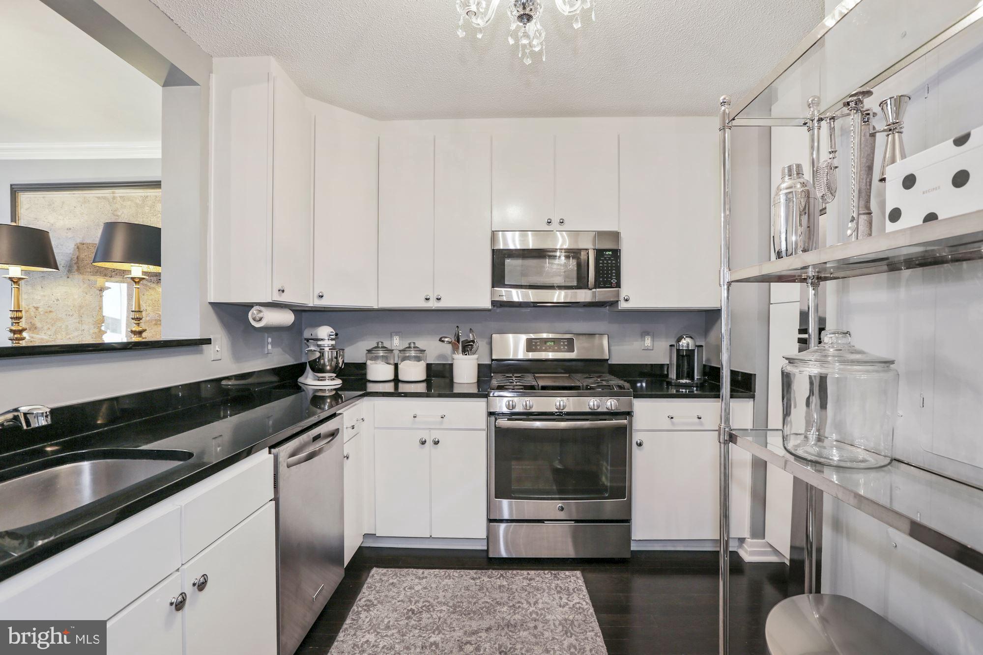 915 E Street Northwest, Unit 1002 Washington, DC 20004 - Photo 10 of 16