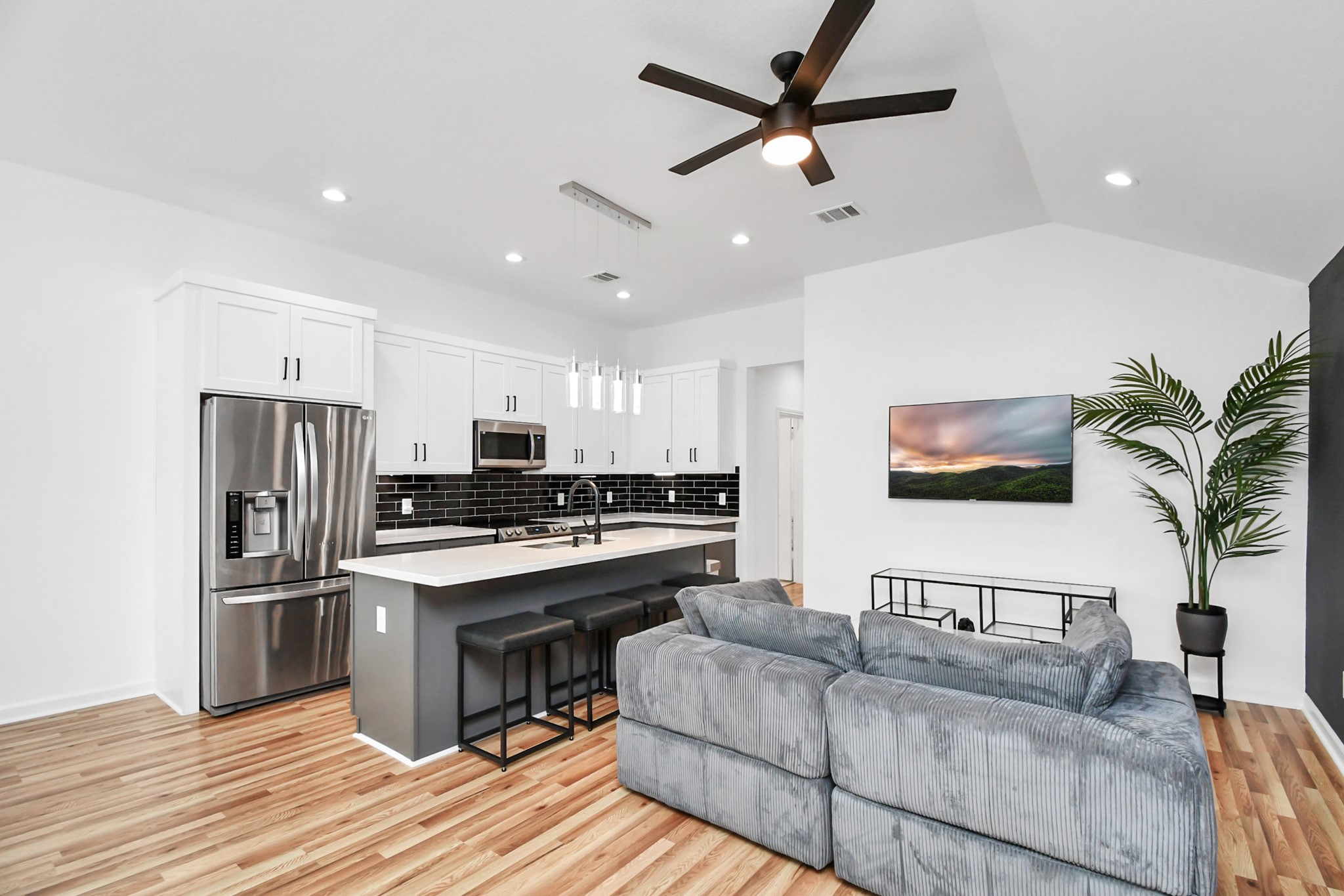 5125 Chennault Road, Unit A/B Houston, TX 77033 - Photo 19 of 33 Unit B