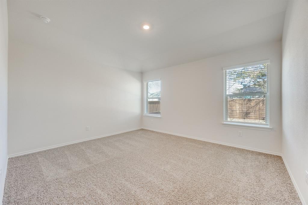 509 Regiment Road Sherman, TX 75090 - Photo 9 of 18