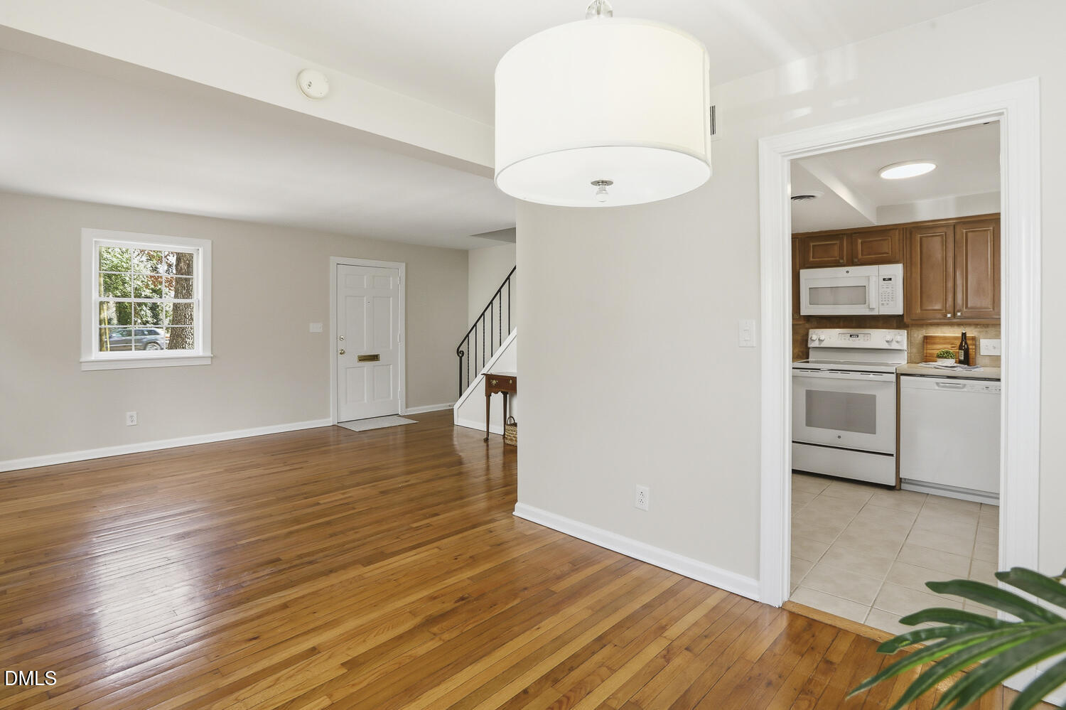 933 St Marys Street Raleigh, NC 27605 - Photo 13 of 34 012