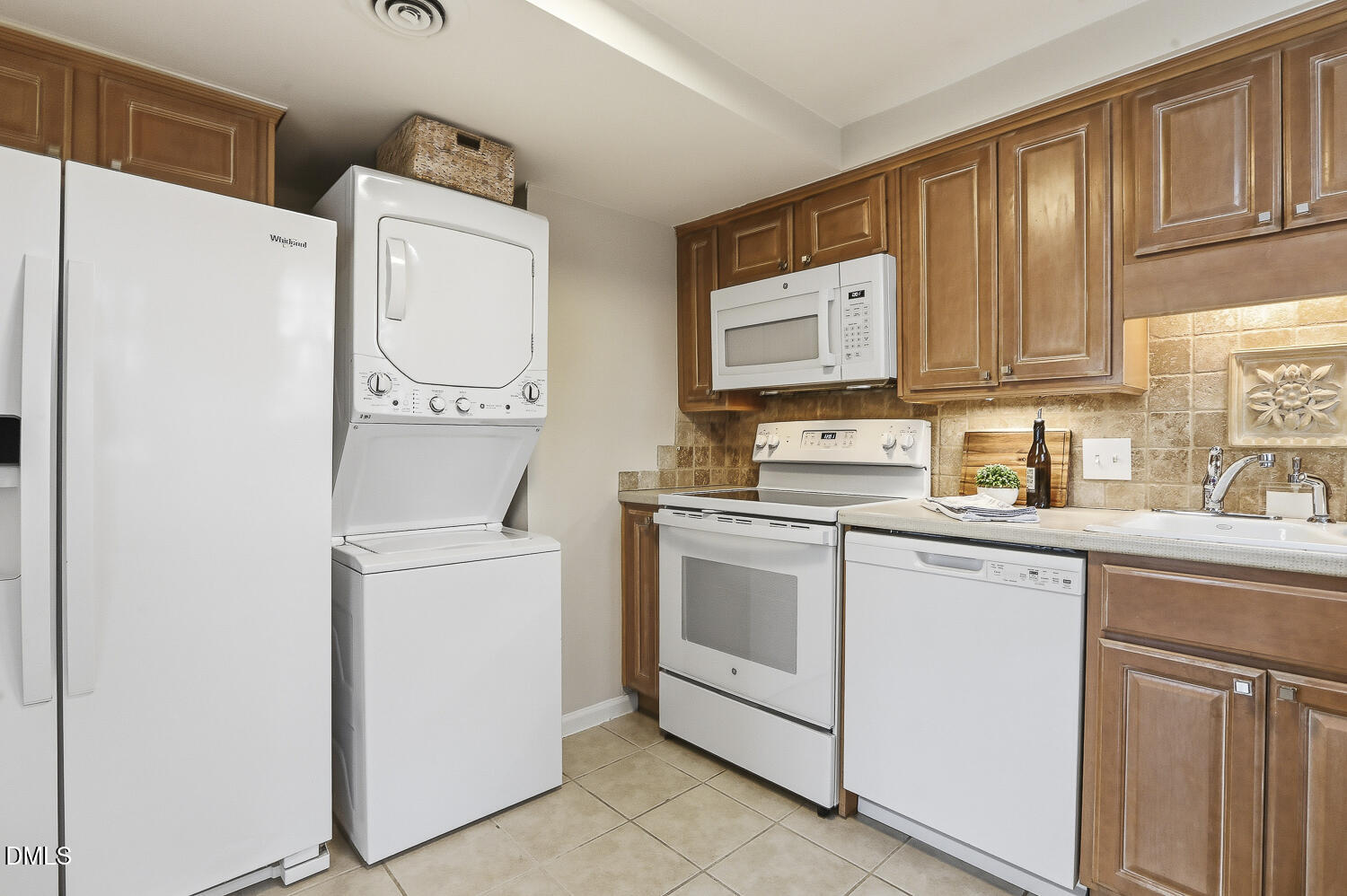 933 St Marys Street Raleigh, NC 27605 - Photo 15 of 34 014