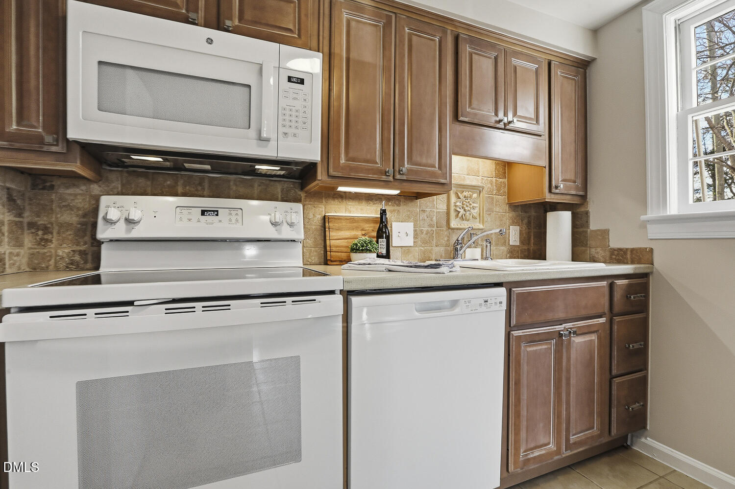 933 St Marys Street Raleigh, NC 27605 - Photo 16 of 34 015