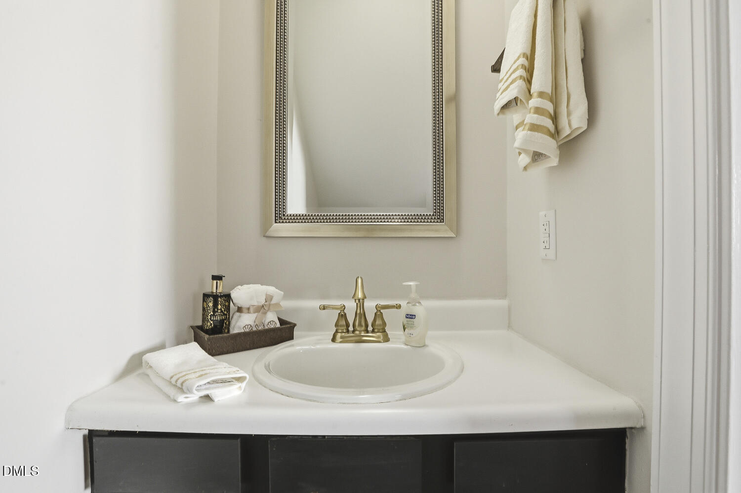 933 St Marys Street Raleigh, NC 27605 - Photo 17 of 34 016