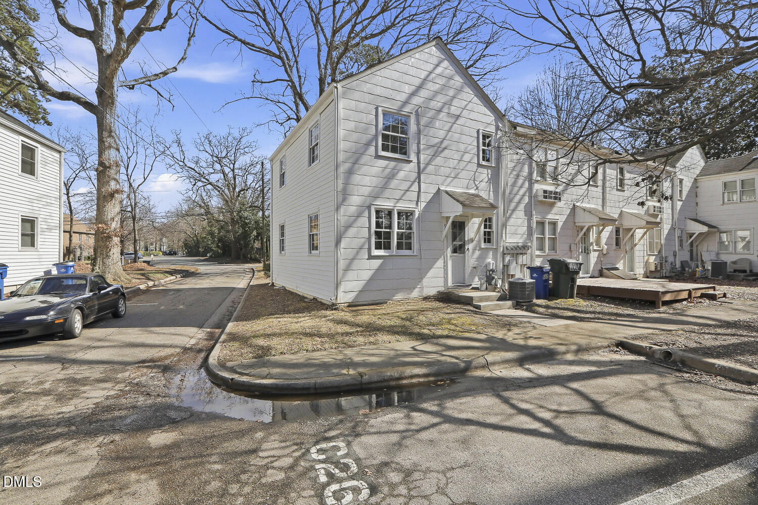 933 St Marys Street Raleigh, NC 27605 - Photo 26 of 34 025