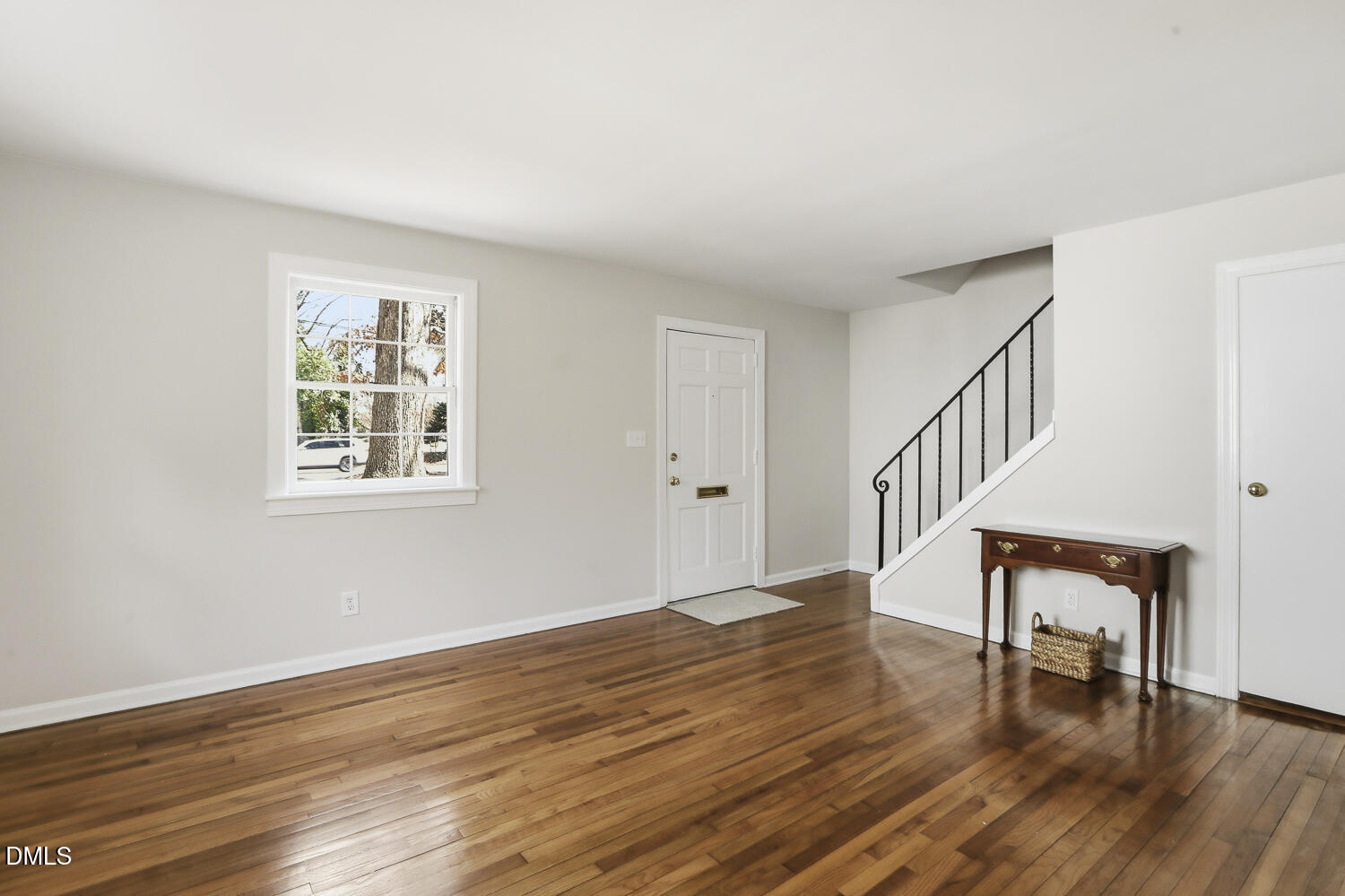 933 St Marys Street Raleigh, NC 27605 - Photo 9 of 34 008