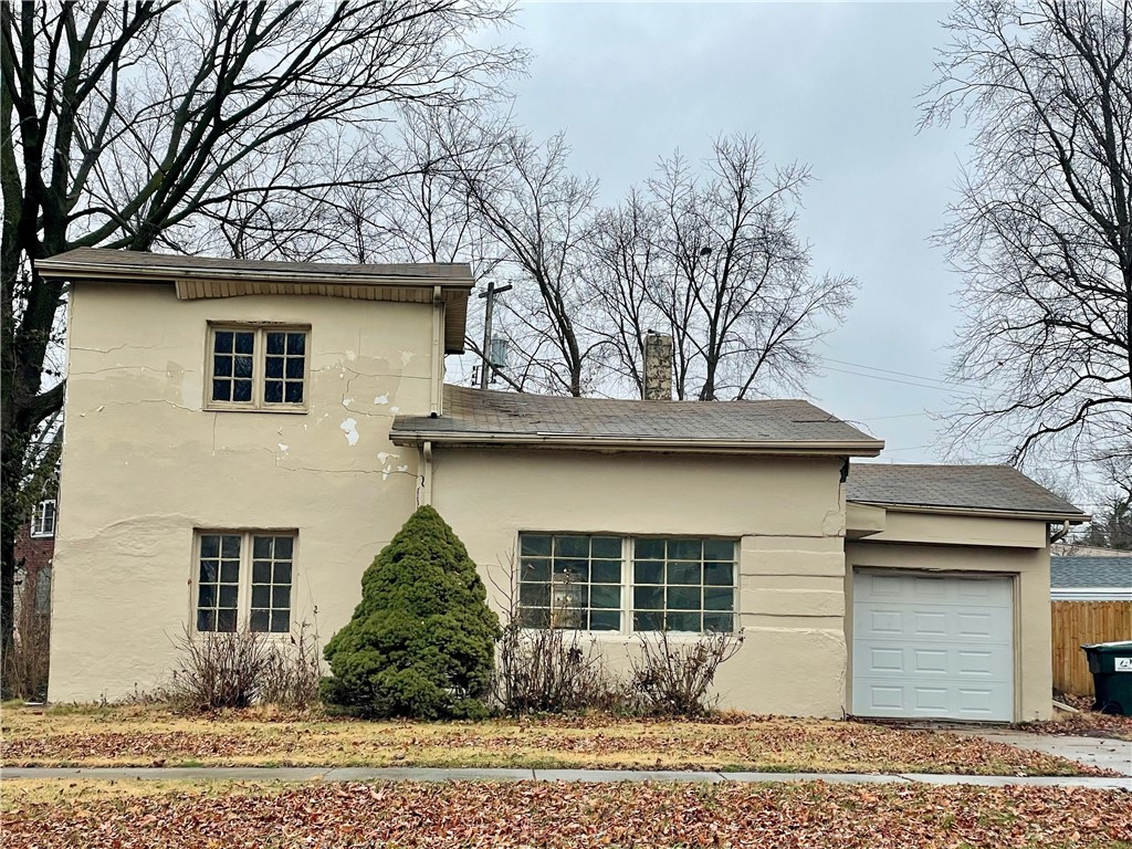 28 North Drive Decatur, IL 62526 - Photo 1 of 1