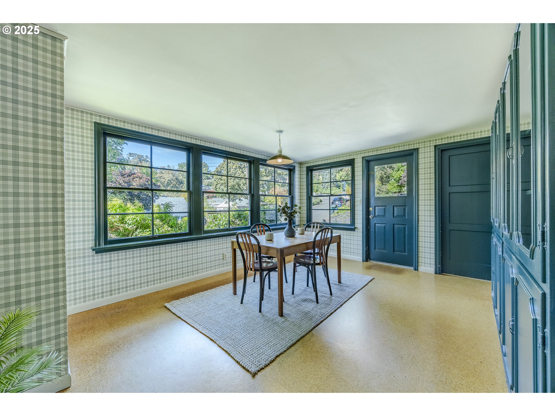 641 City View Boulevard Springfield, OR 97477 - Photo 18 of 48 a view of a livingroom with furniture window and outside view