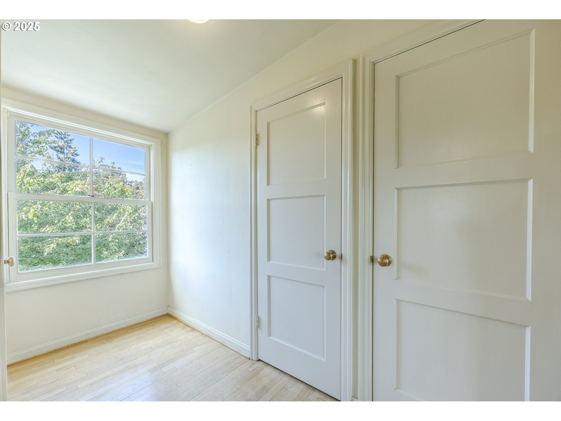 641 City View Boulevard Springfield, OR 97477 - Photo 31 of 48 a view of an empty room with a window