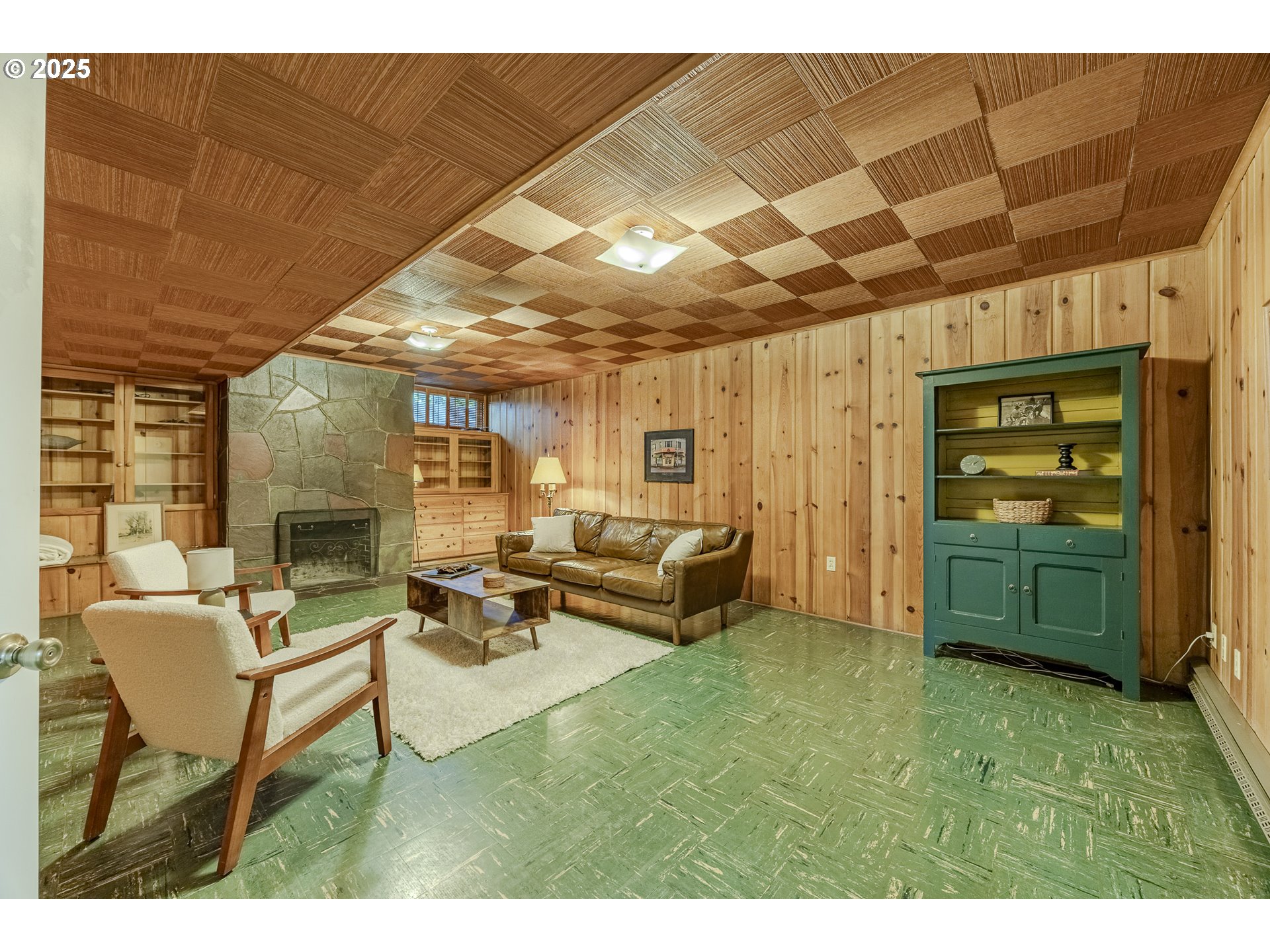 641 City View Boulevard Springfield, OR 97477 - Photo 33 of 48 a living room with furniture and a fireplace