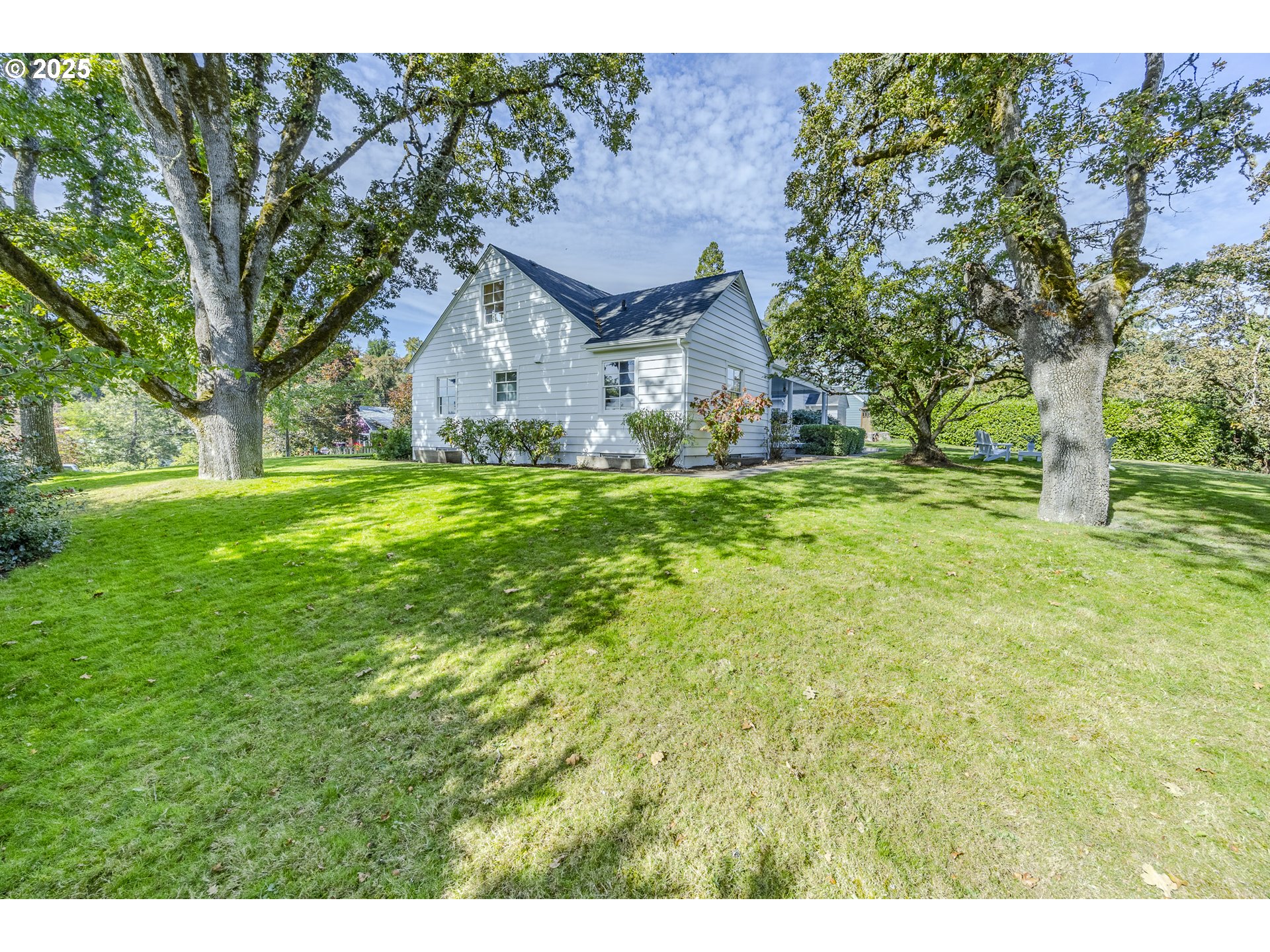 641 City View Boulevard Springfield, OR 97477 - Photo 44 of 48 a front view of a house with a yard
