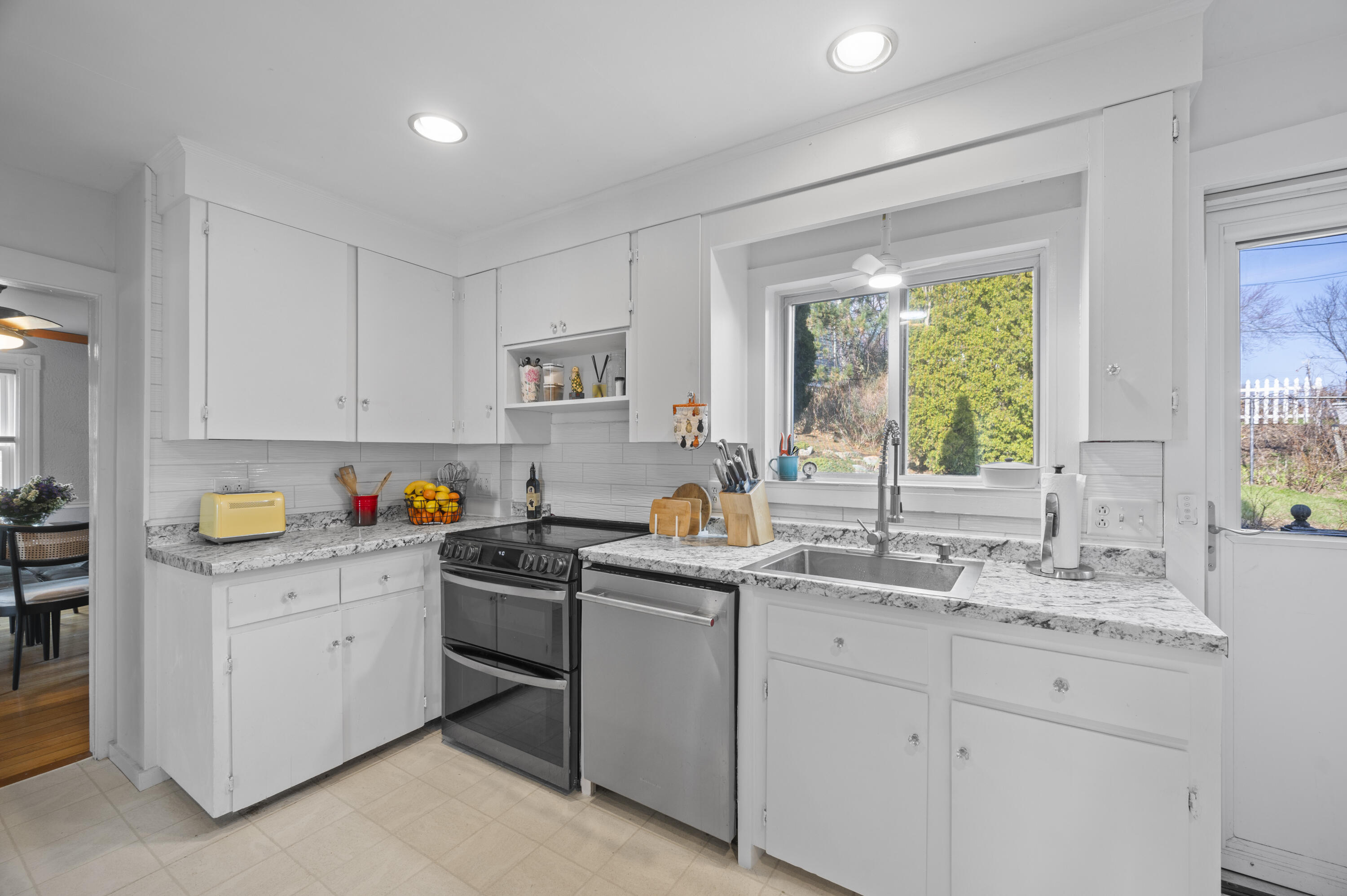 30 Bridge Street Kittery, ME 03904 - Photo 32 of 54 interior8
