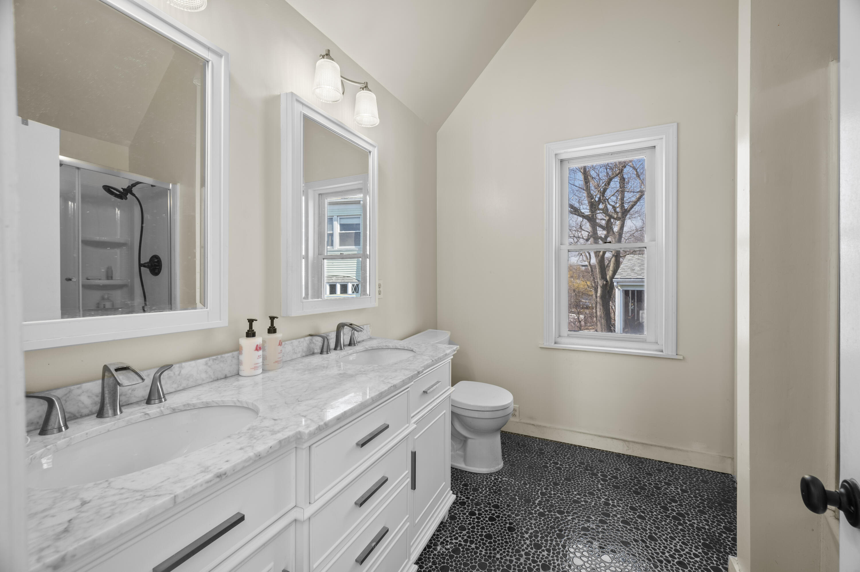 30 Bridge Street Kittery, ME 03904 - Photo 52 of 54 interior29