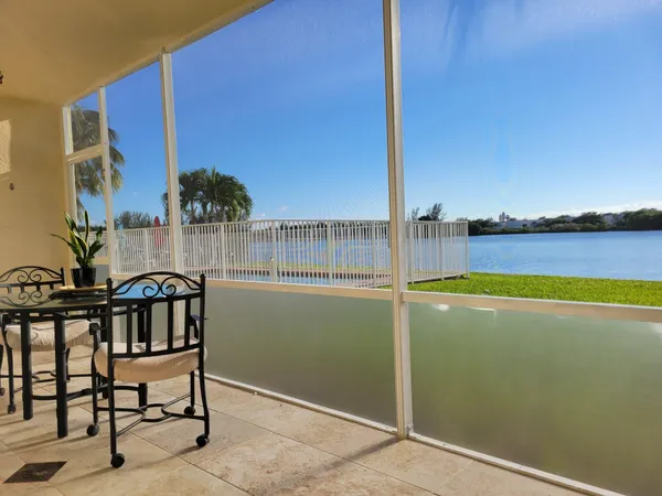 $2,400 | 4401 Crystal Lake Drive, Unit 102, Deerfield Beach, FL 33073