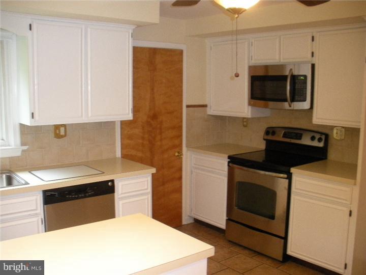 505 Arbordale Road Wayne, PA 19087 - Photo 5 of 13 Kitchen