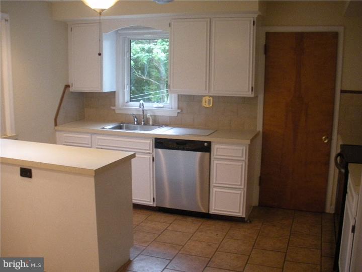 505 Arbordale Road Wayne, PA 19087 - Photo 6 of 13 Kitchen