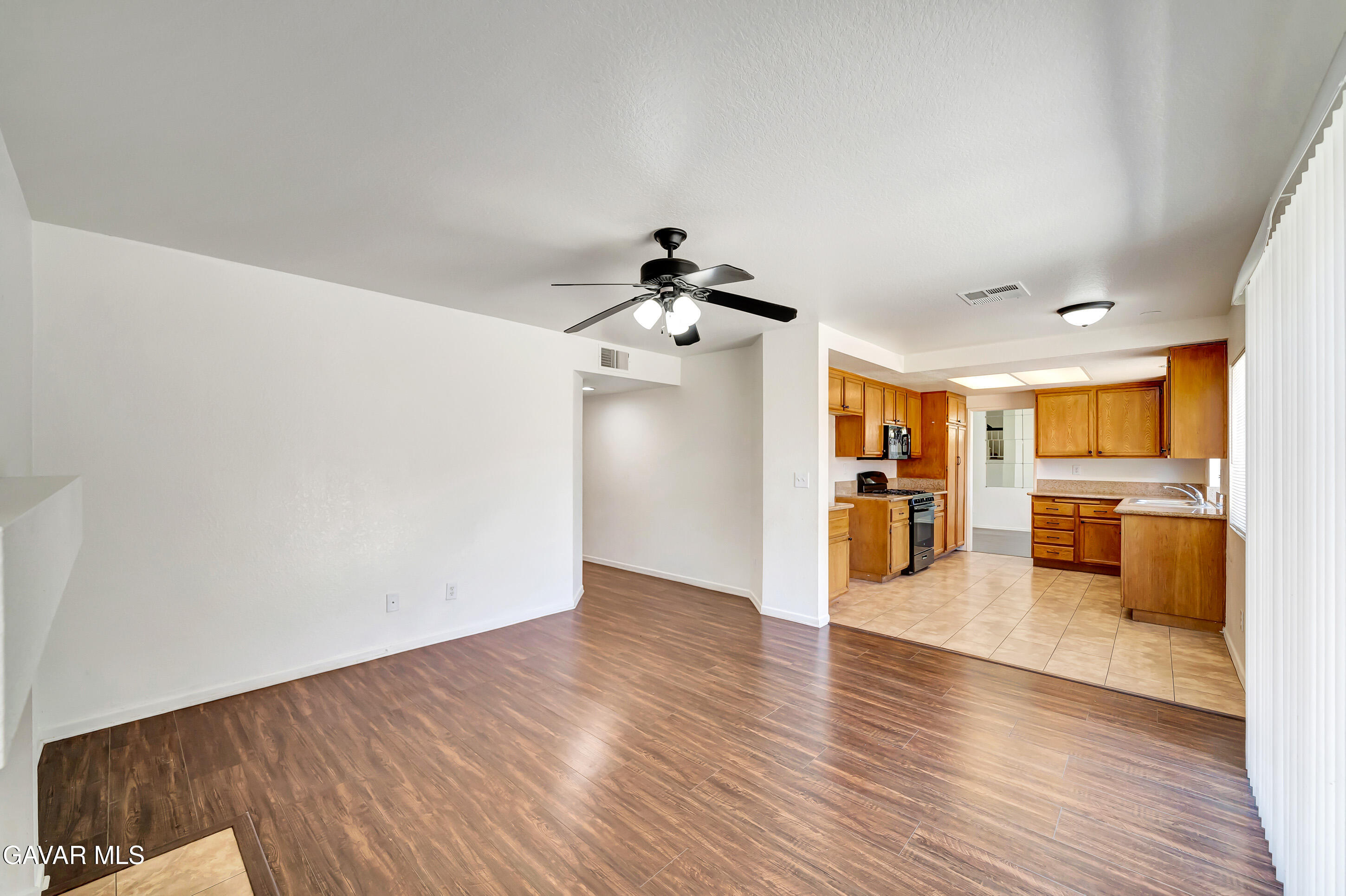 3115 Crowne Drive Palmdale, CA 93551 - Photo 17 of 51 a view of a living room