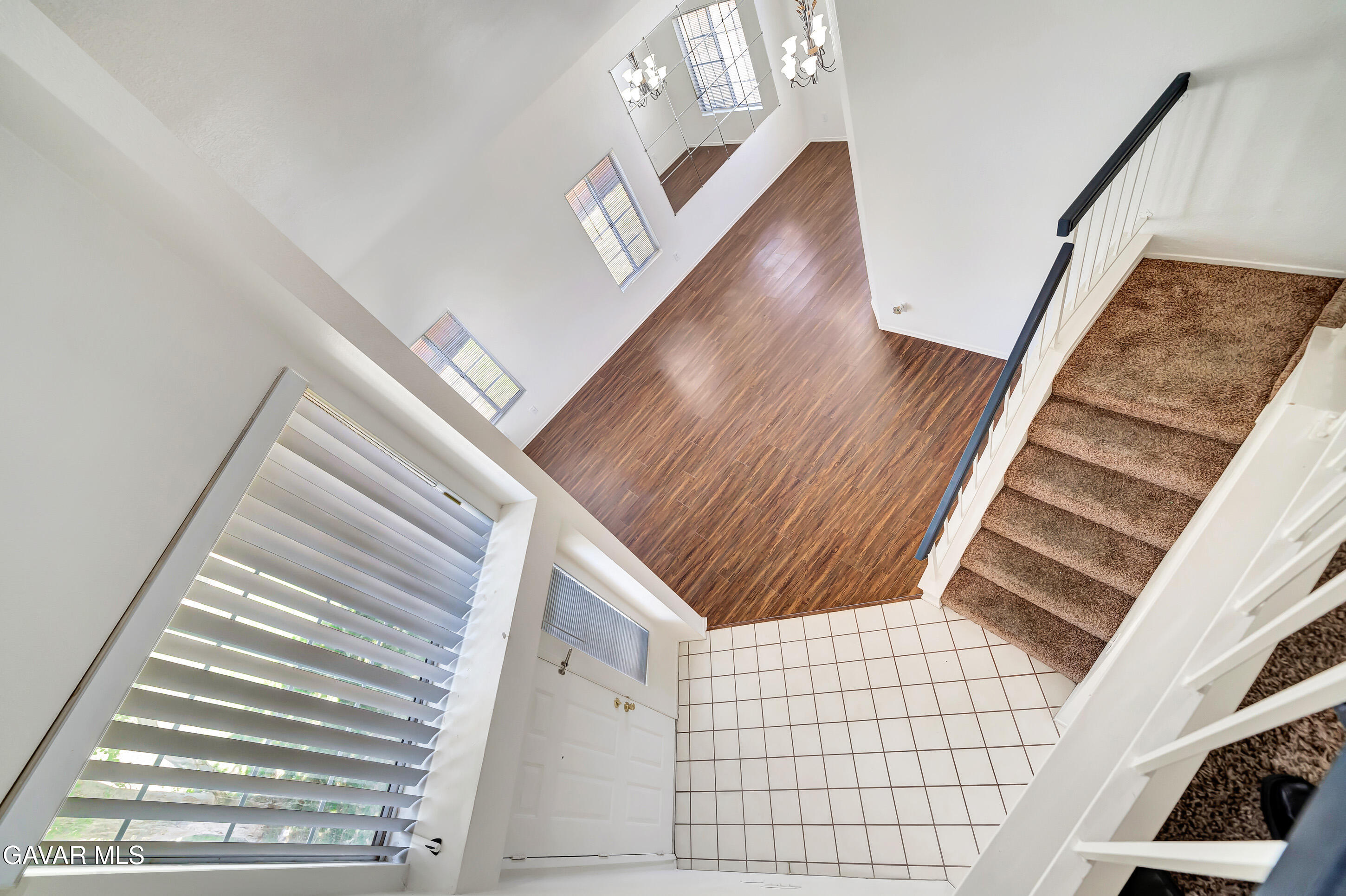 3115 Crowne Drive Palmdale, CA 93551 - Photo 38 of 51 a view of entryway