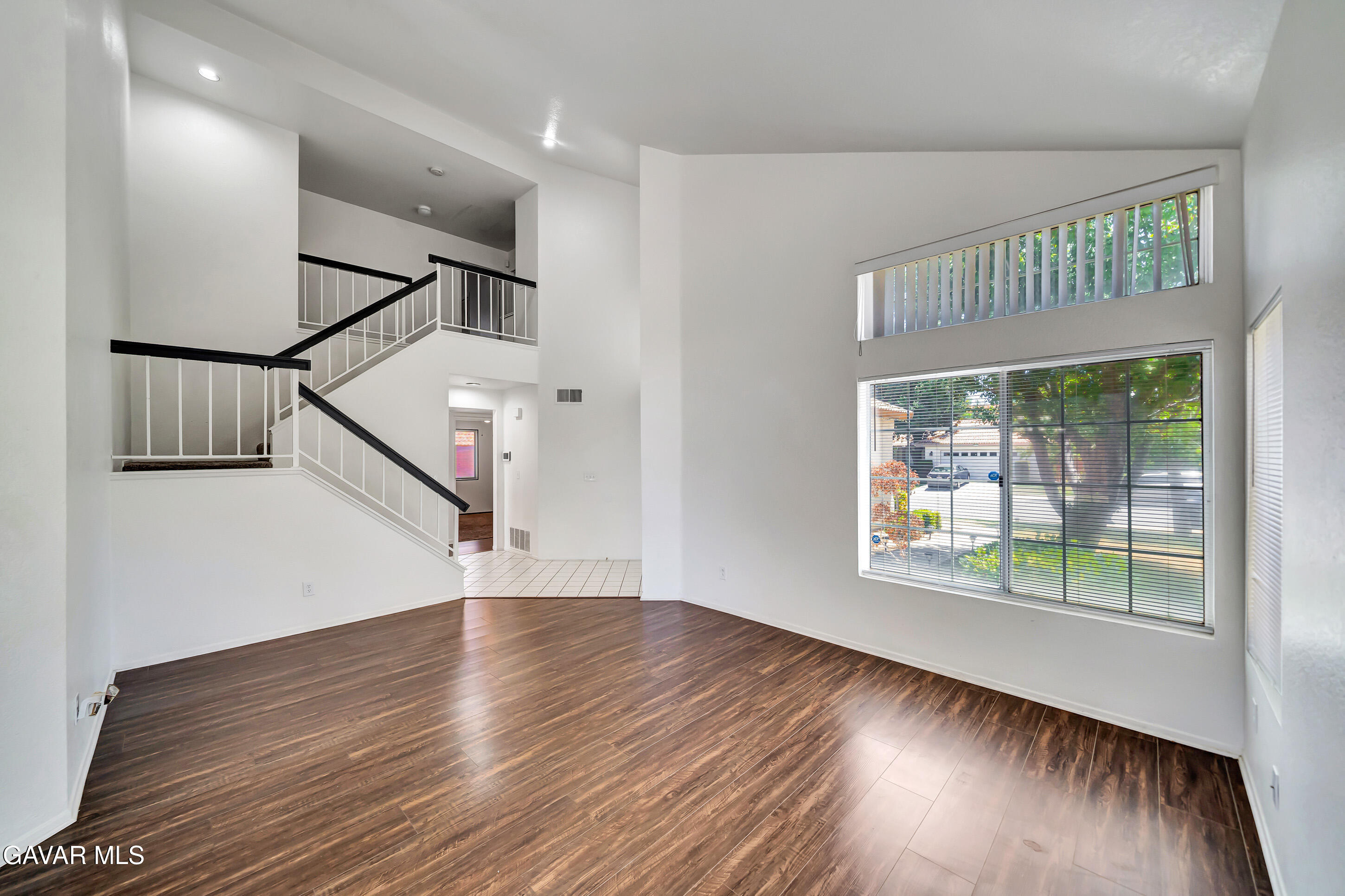 3115 Crowne Drive Palmdale, CA 93551 - Photo 10 of 51 a view of an entryway with wooden floor
