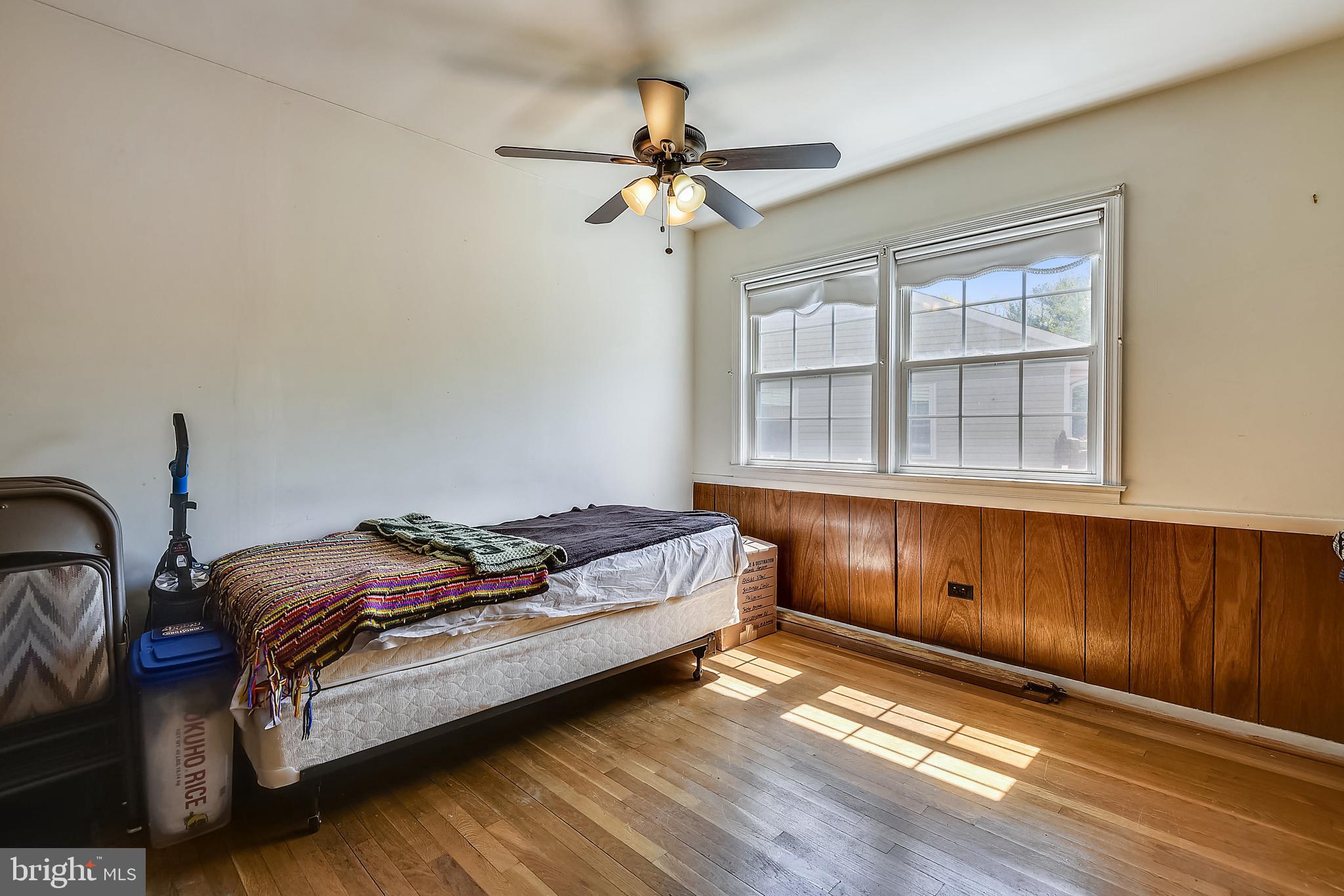 2925 Craiglawn Road Silver Spring, MD 20904 - Photo 42 of 77 Den with lots of light