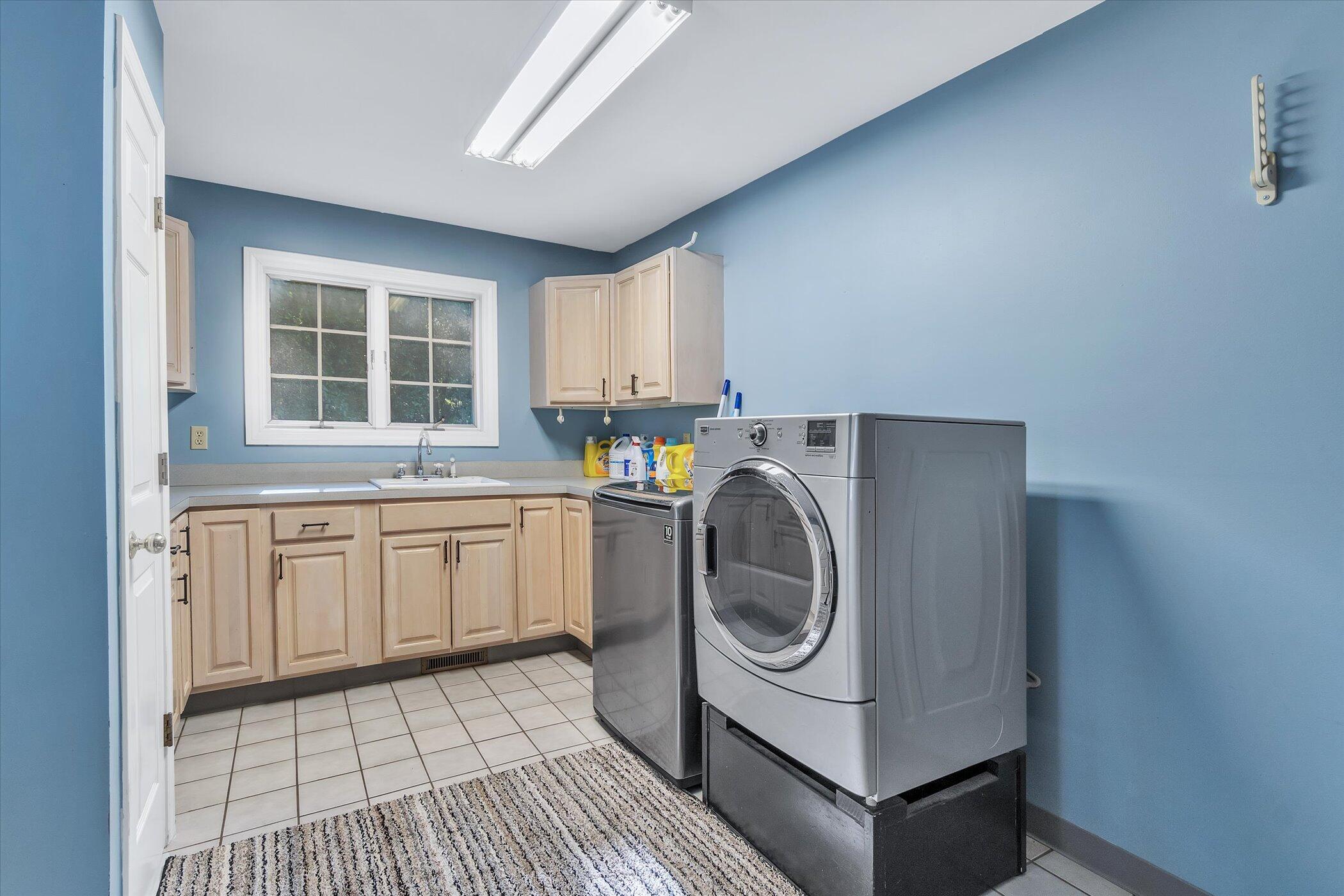 7550 South Jackson Road Jackson, MI 49201 - Photo 27 of 55 27-7550-S-Jackson-Rd-WindowStill-Real-Es