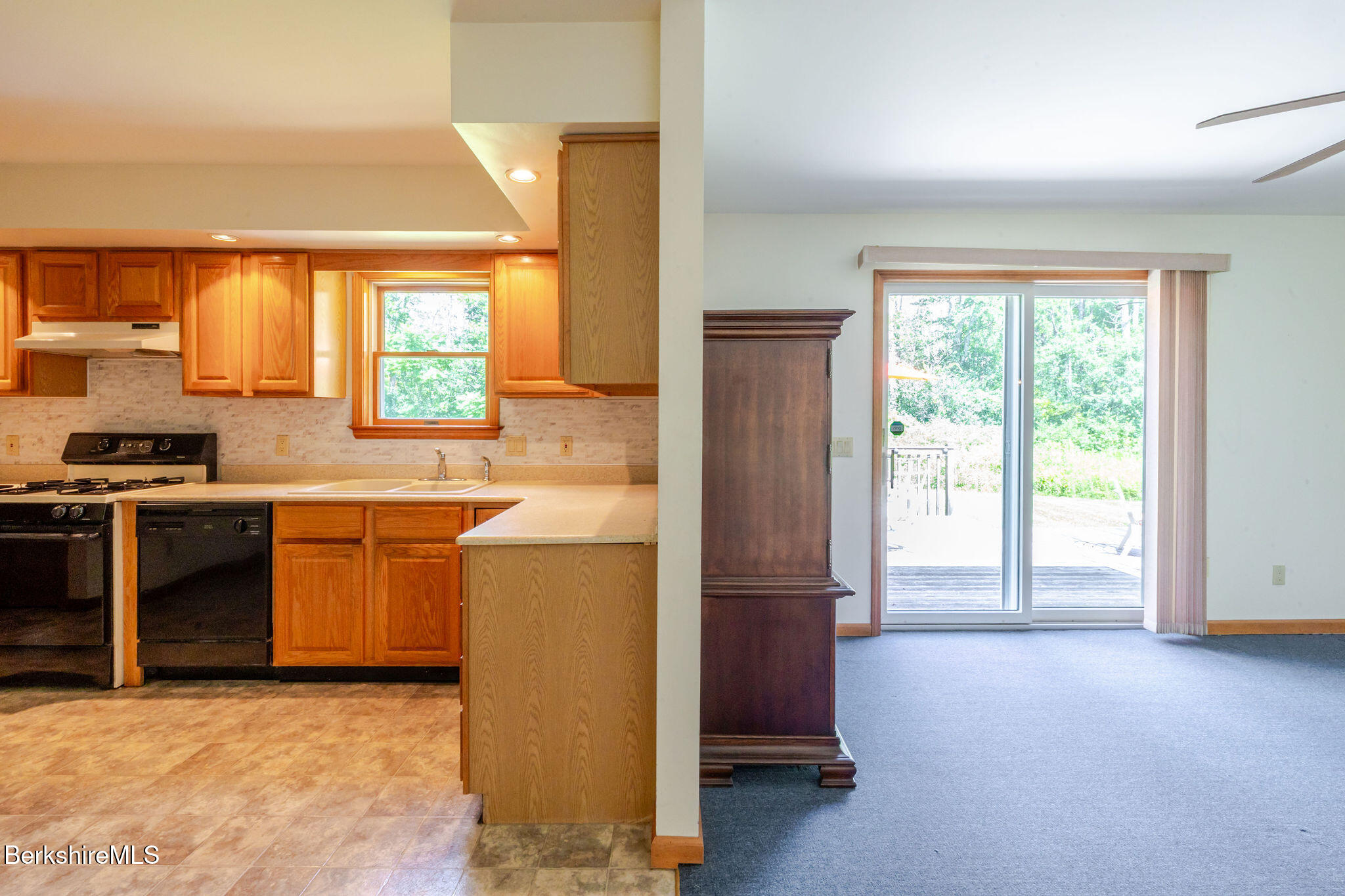 127 Old Joe Road Sheffield, MA 01230 - Photo 7 of 40 Kitchen/DR