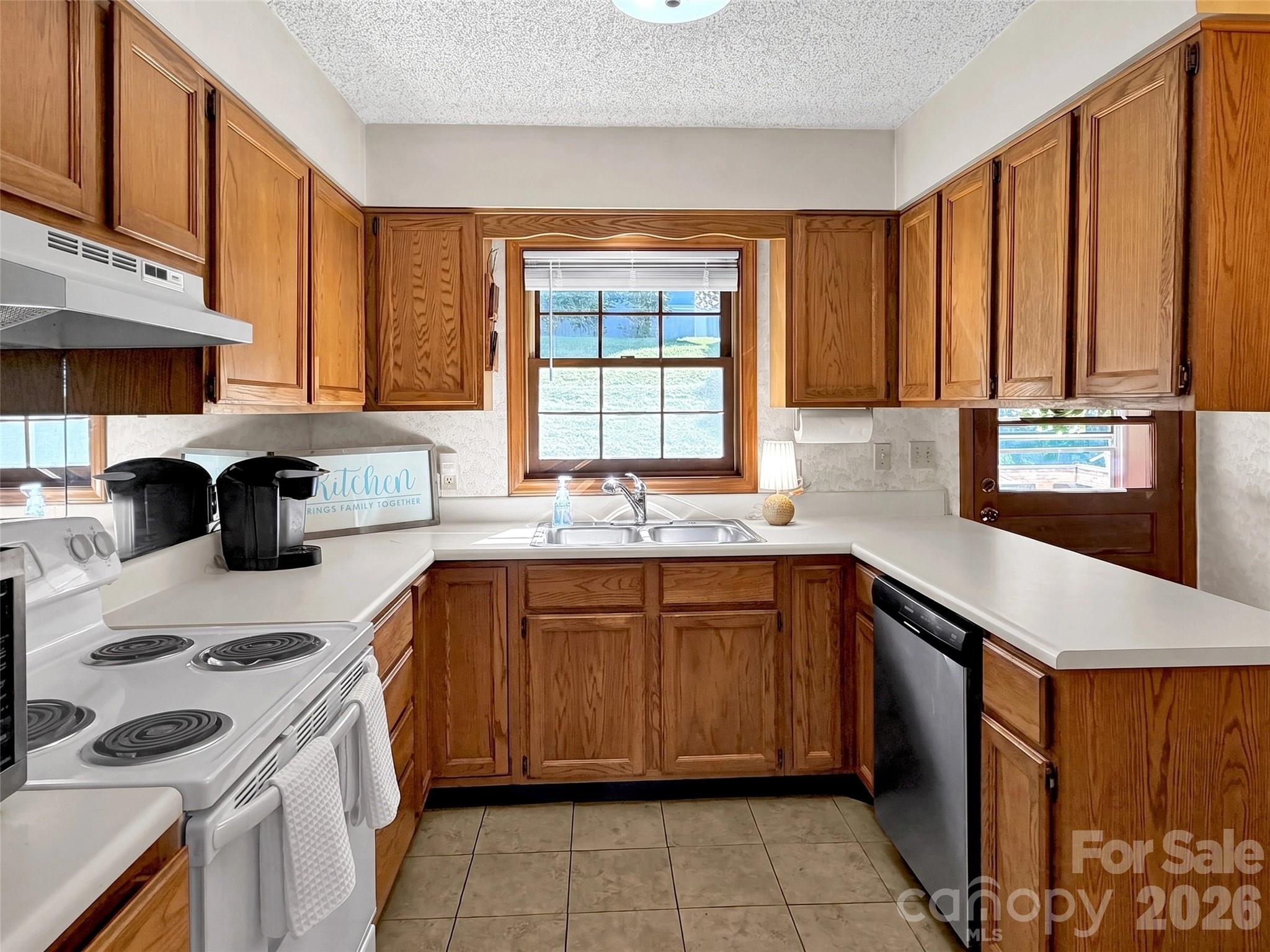 110 Atari Road Waynesville, NC 28786 - Photo 10 of 41 Gallery Image 10