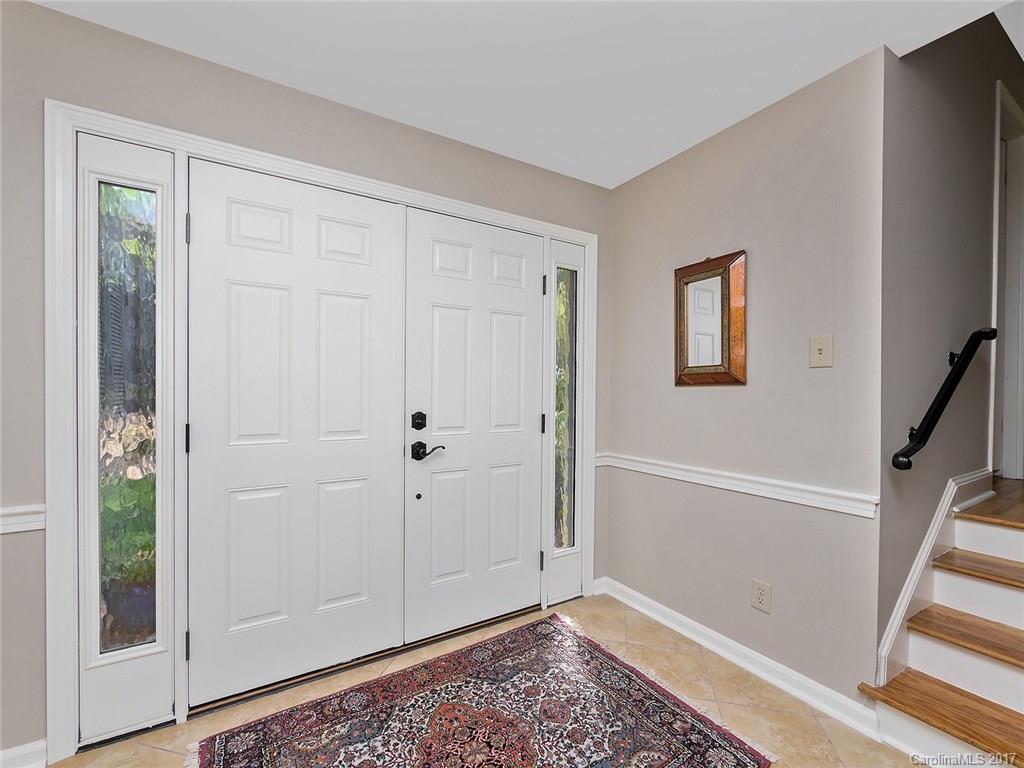 2721 Whiffletree Road Charlotte, NC 28210 - Photo 2 of 22 Gallery Image 2