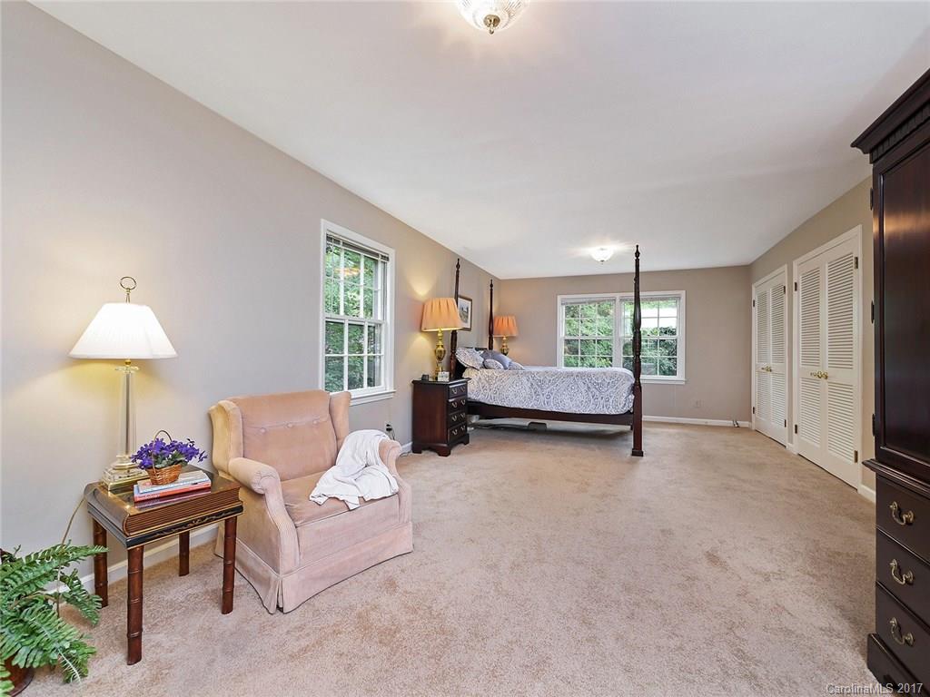 2721 Whiffletree Road Charlotte, NC 28210 - Photo 14 of 22 Gallery Image 14