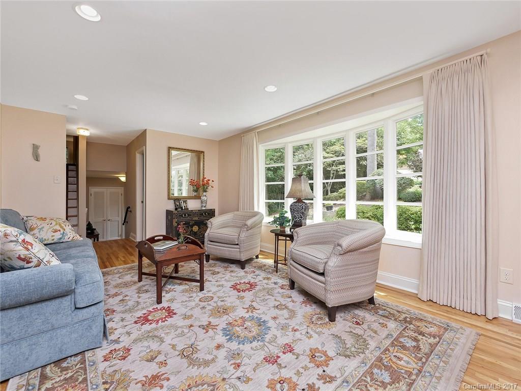 2721 Whiffletree Road Charlotte, NC 28210 - Photo 3 of 22 Gallery Image 3