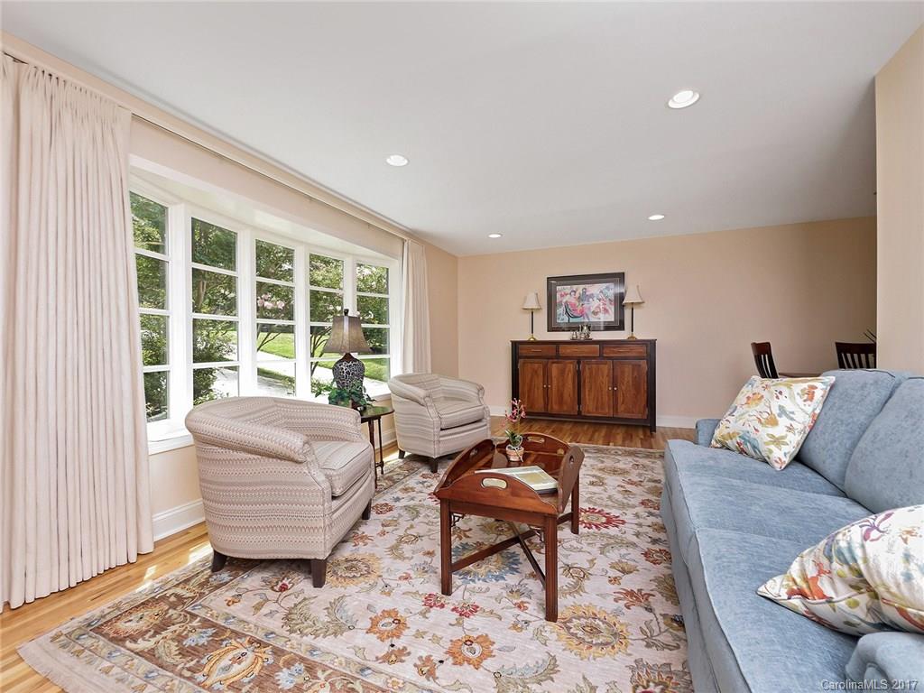 2721 Whiffletree Road Charlotte, NC 28210 - Photo 4 of 22 Gallery Image 4