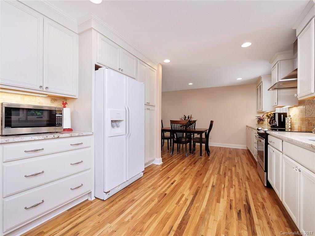 2721 Whiffletree Road Charlotte, NC 28210 - Photo 7 of 22 Gallery Image 7