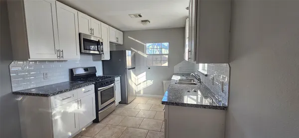 $1,400 | 2914 Staples Street, Houston, TX 77026