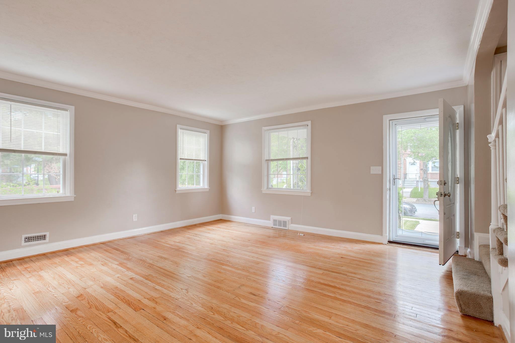 1223 Ramblewood Road Baltimore, MD 21239 - Photo 11 of 26 Living Room