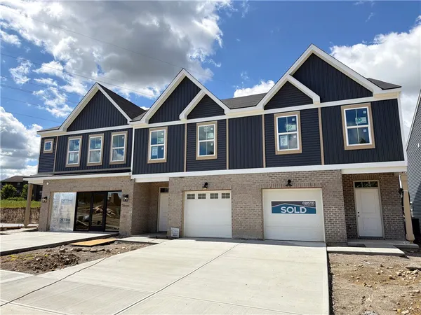 $255,000 | 2753 Frst Hvn Drive, Unit 46, Middletown, OH 45044