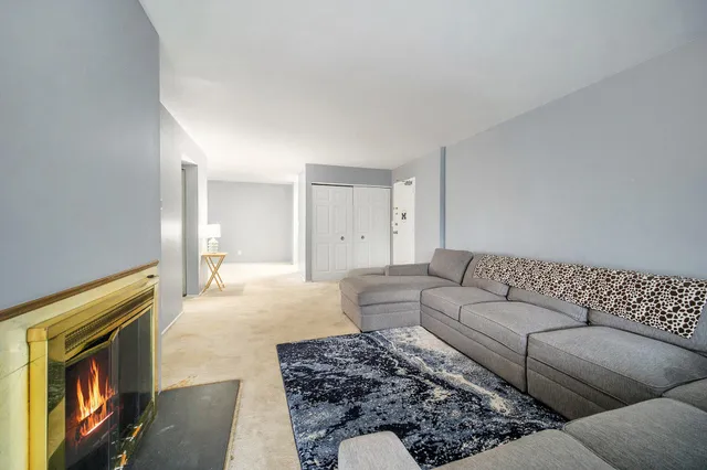 $199,000 | 1225 South Maple Road, Unit 307, Ann Arbor, MI 48103