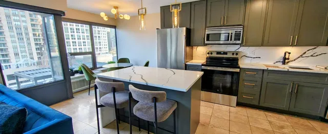 $5,000 | 30 East Huron Street, Unit 907, Chicago, IL 60611