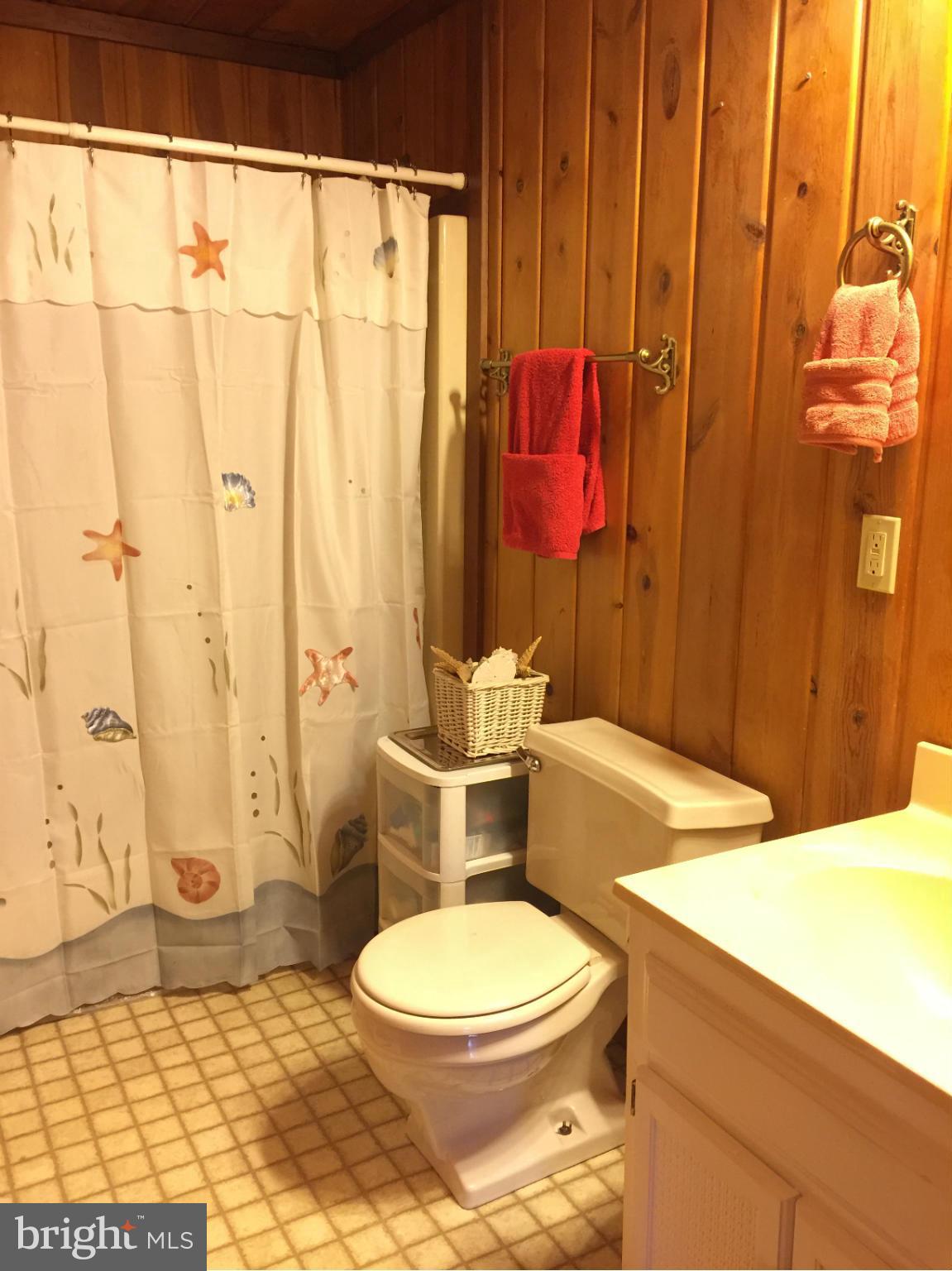 199 Comptons Road Castleton, VA 22716 - Photo 17 of 27 Bath