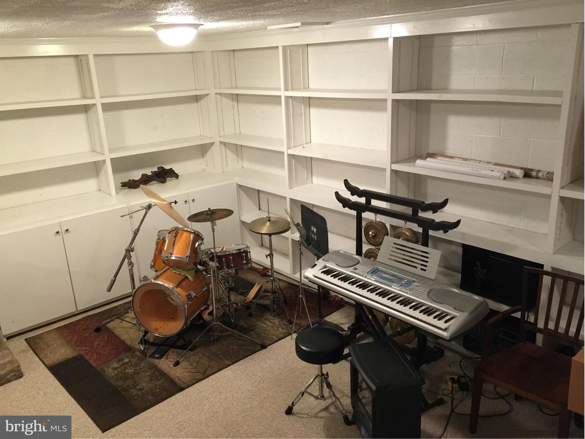 199 Comptons Road Castleton, VA 22716 - Photo 20 of 27 Basement