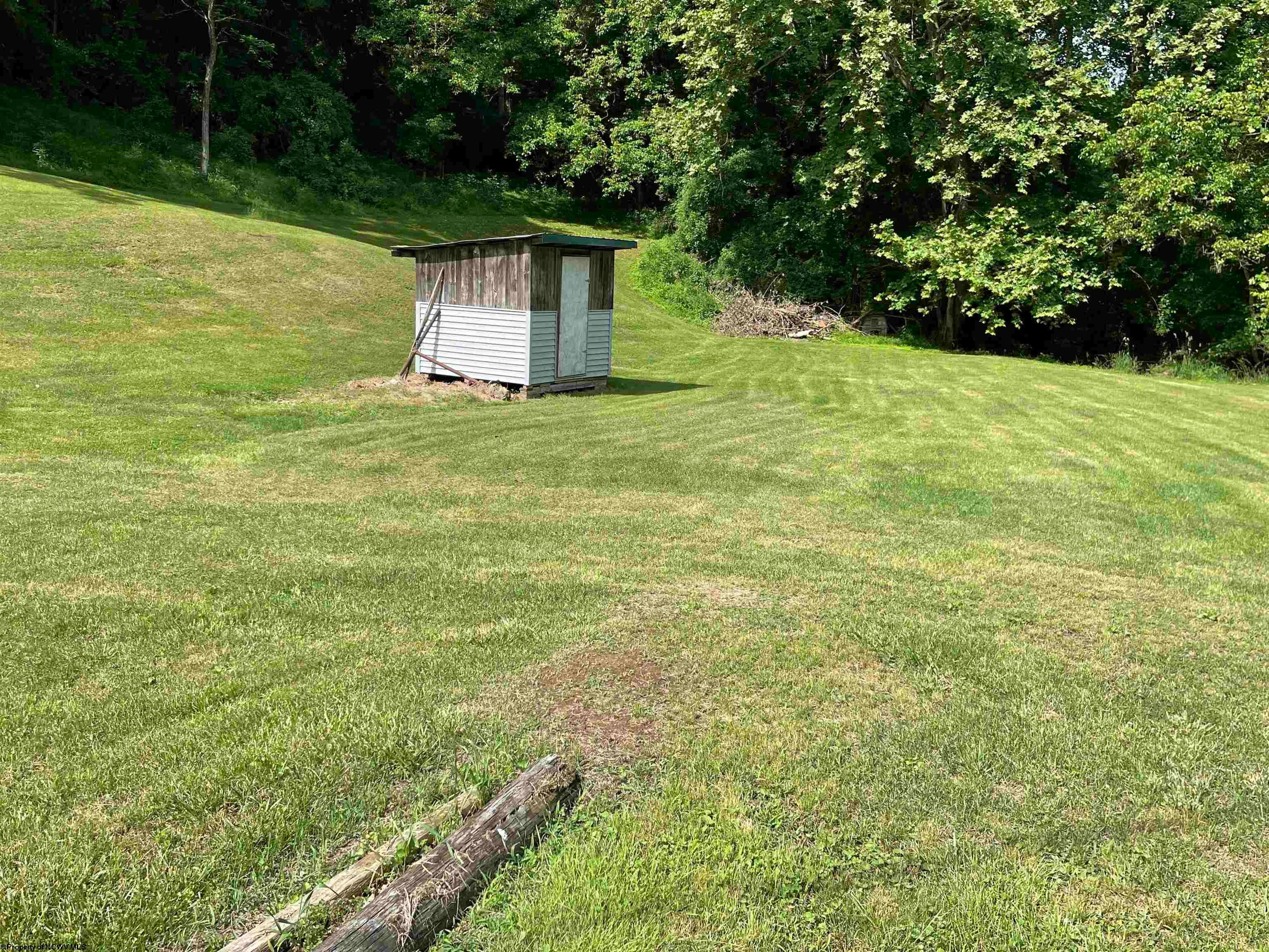 1124 Straight Road Alum Bridge, WV 26321 - Photo 9 of 21 Gallery Image 9