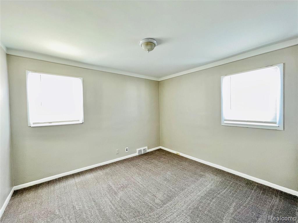 22005 David Avenue Eastpointe, MI 48021 - Photo 13 of 19